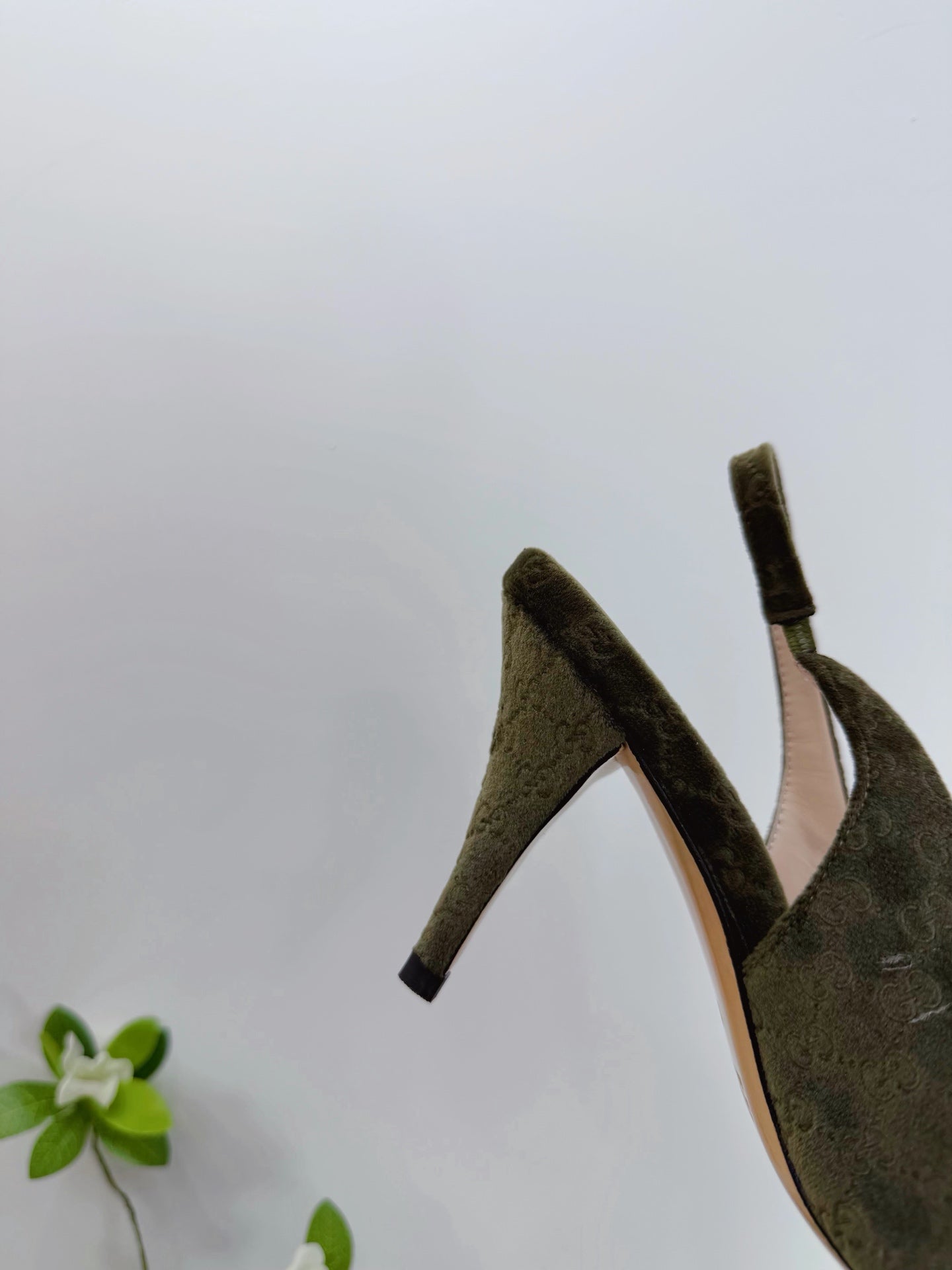 GG 26 Slingback Olive Green Velvet 592420