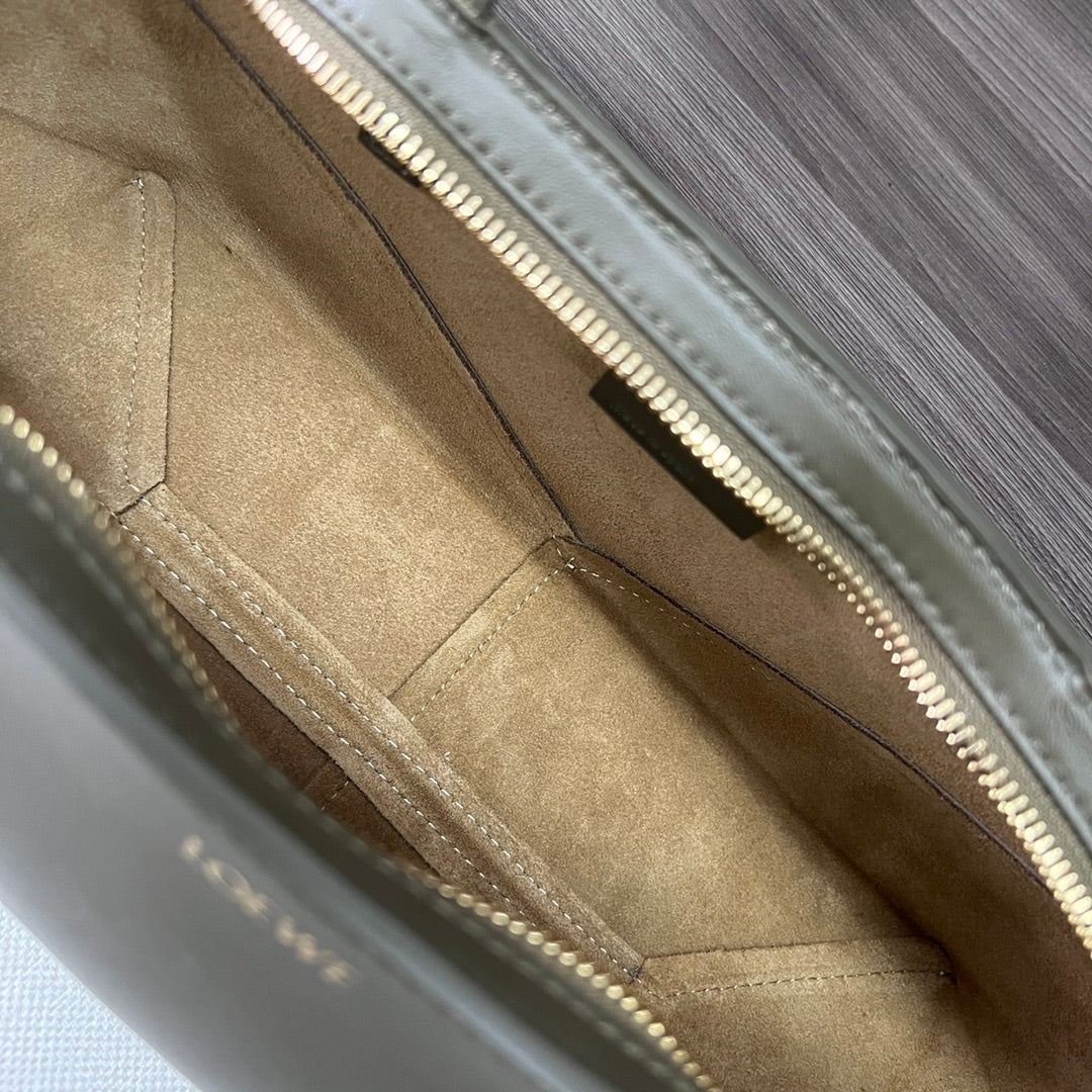 Loewe Cropped Handbag 39 Olive Green Glossy Calfskin 280653