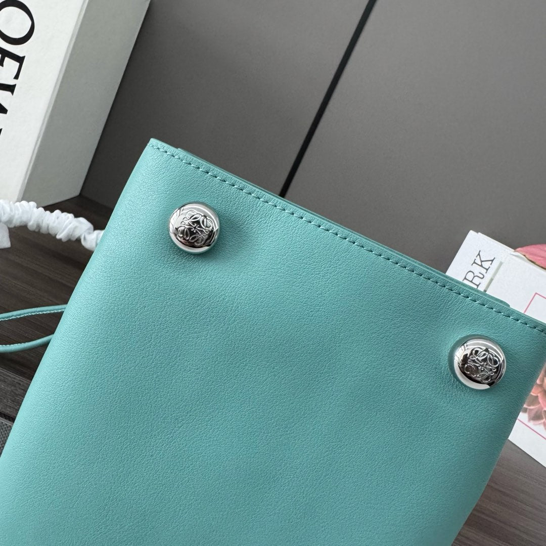 Loewe Pebble Hobo Bag 22 Mint Green Calfskin 280580