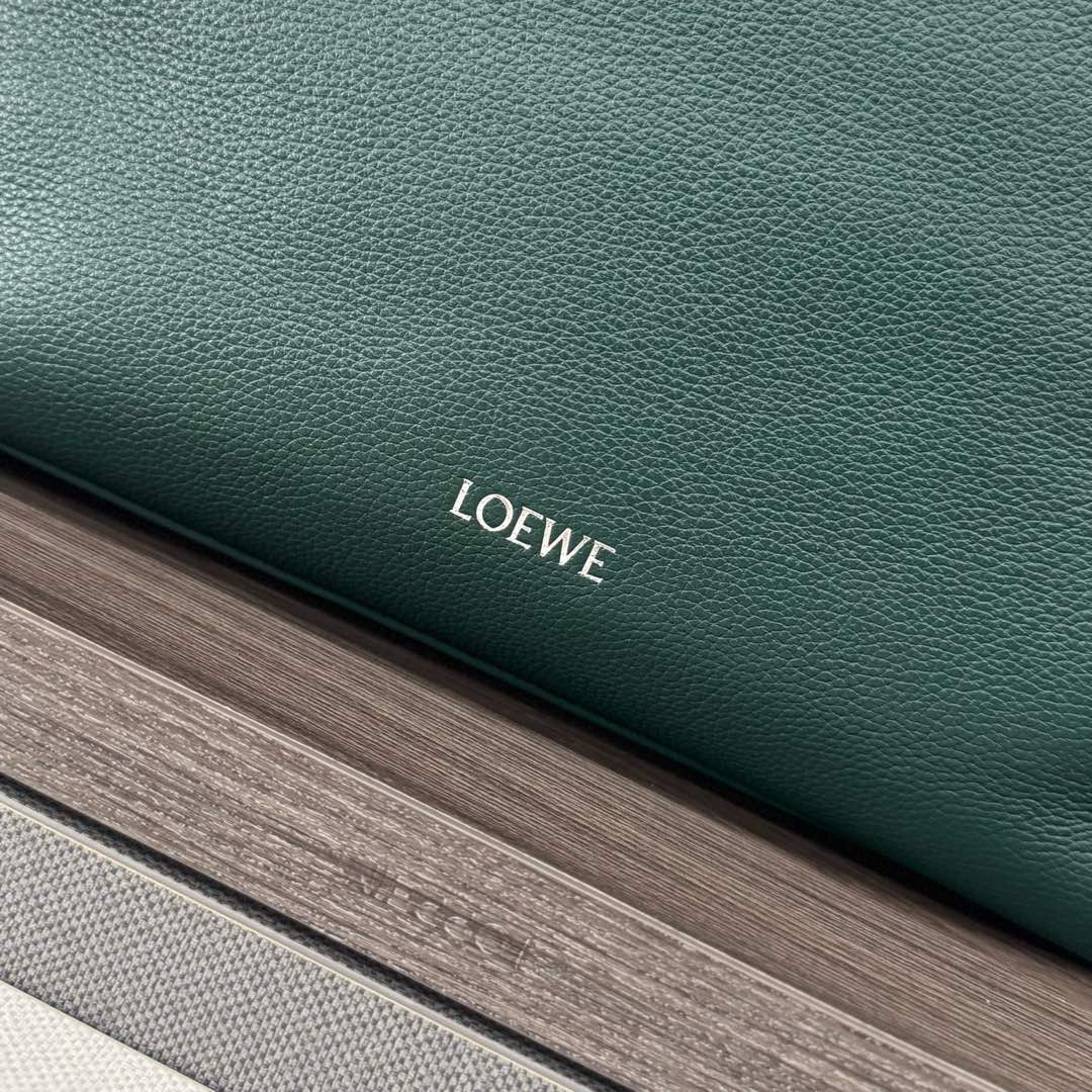 Loewe Pebble Hobo Bag 28 Deep Forest Green Calfskin 280595