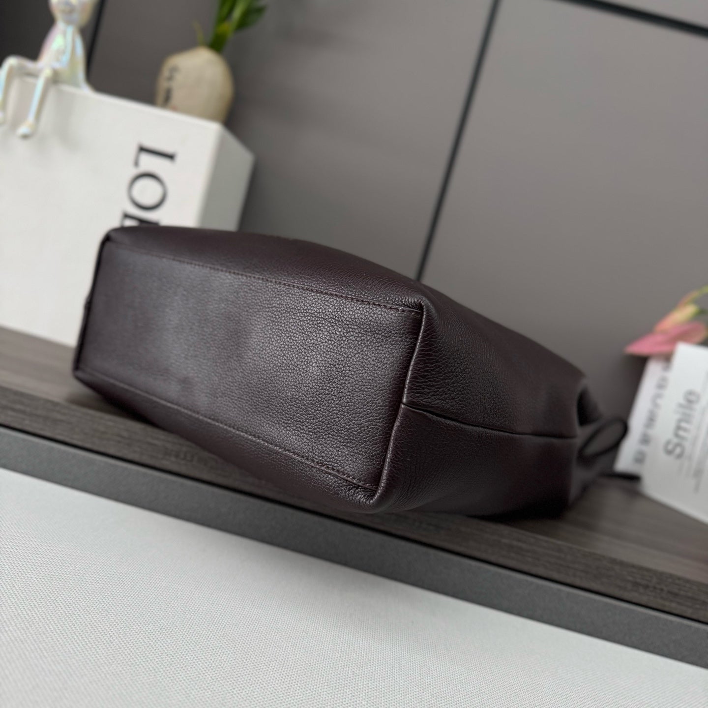 Loewe Pebble Hobo Bag 28 Dark Burgundy Calfskin 280599