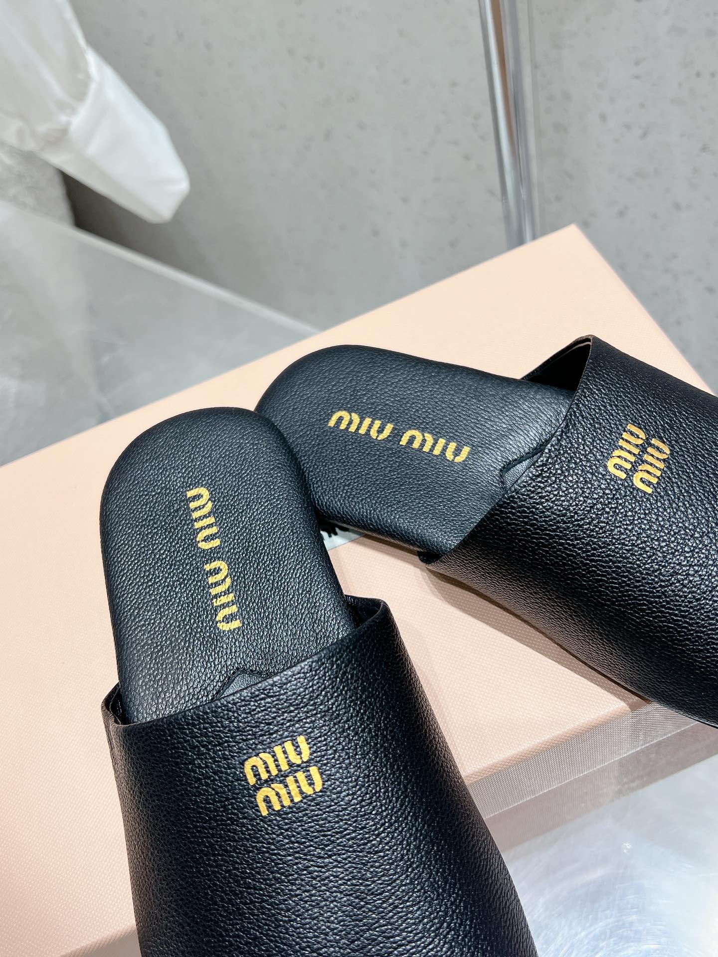 Miumiu Slipper Black Lambskin 205211