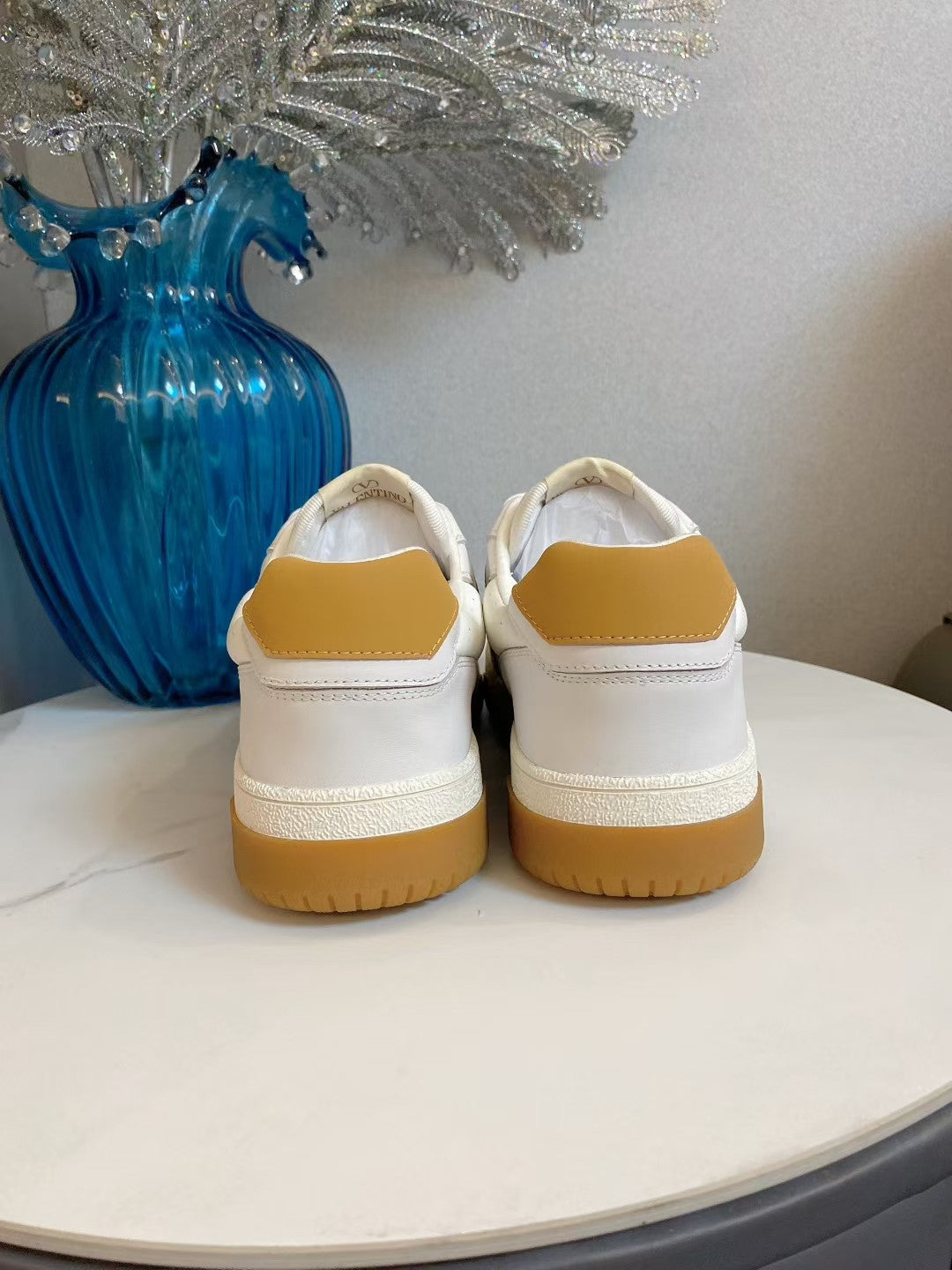 VT 25S  Casual Sneakers White Tan Cowhide 563096