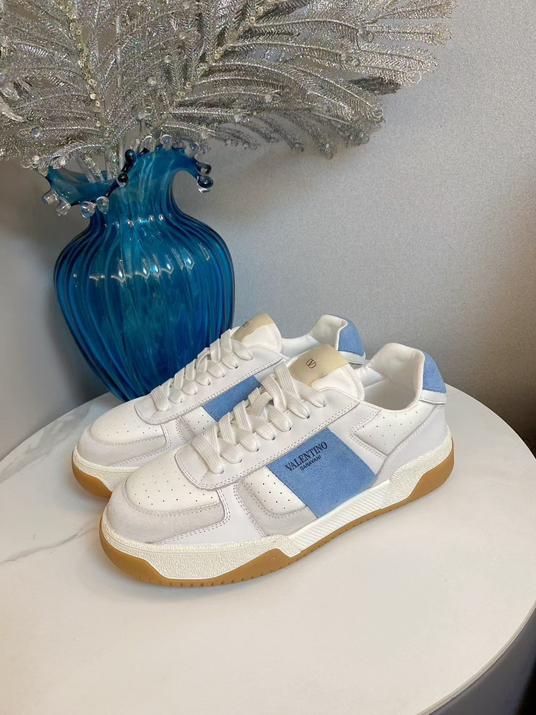 VT 25S  Casual Sneakers White Blue Cowhide Suede 563097