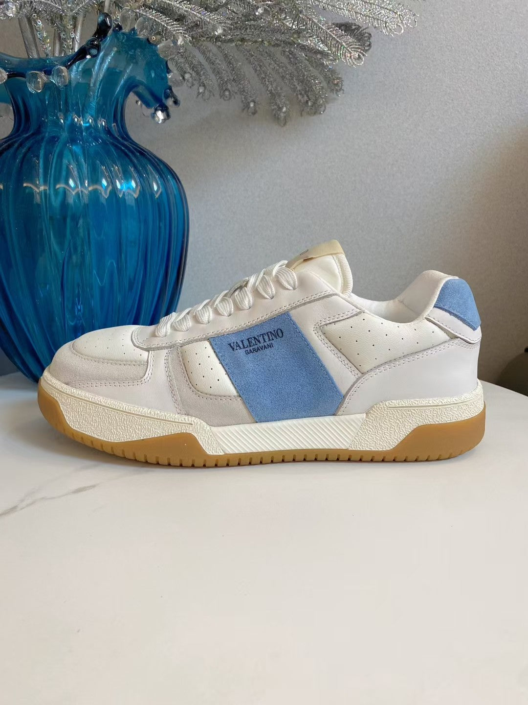 VT 25S  Casual Sneakers White Blue Cowhide Suede 563097