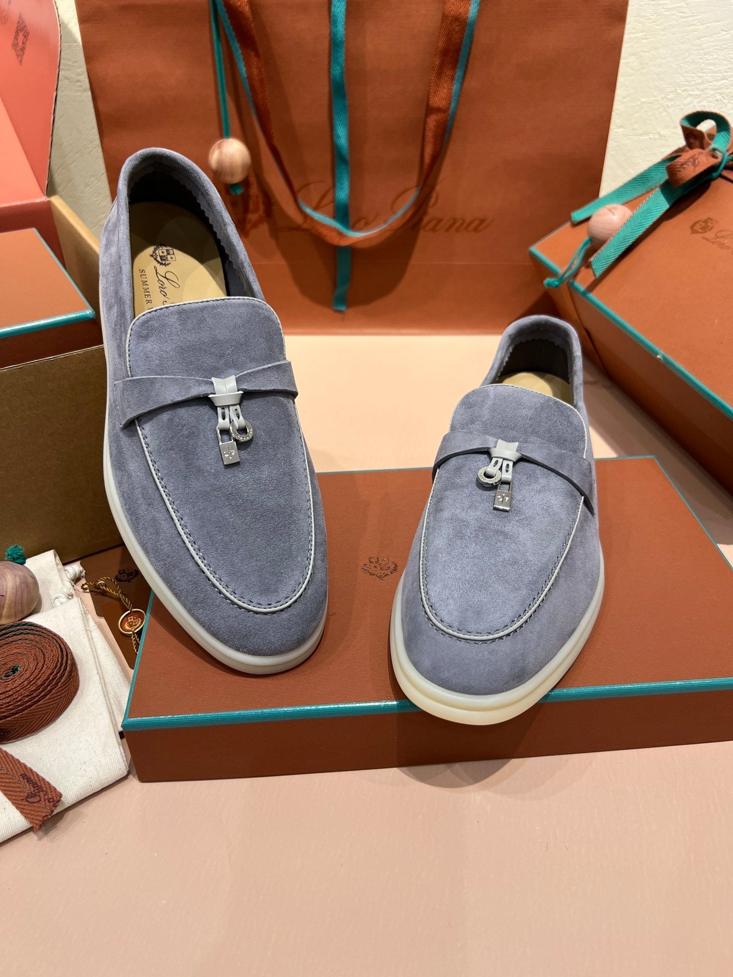 lp summer charm walk loafer rock grey beige suede