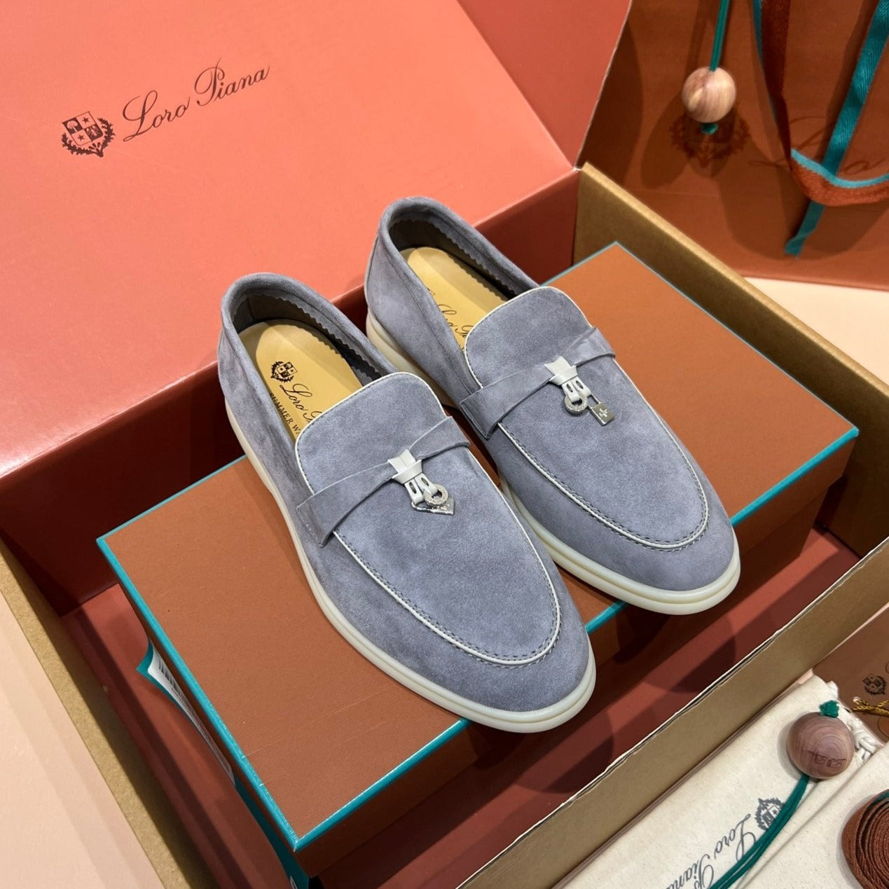 lp summer charm walk loafer rock grey beige suede