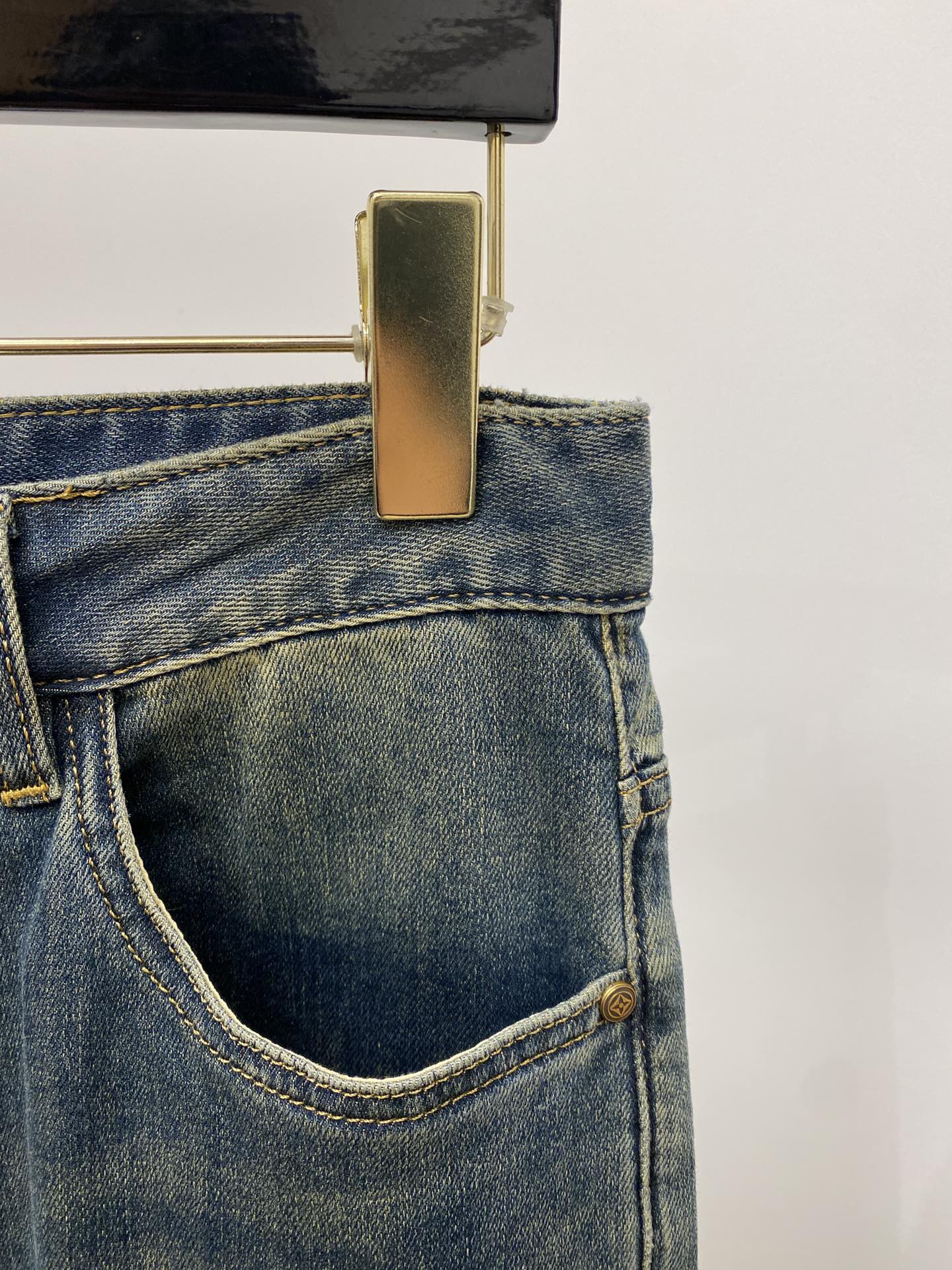 LV STRAIGHT LEG JEANS 239598