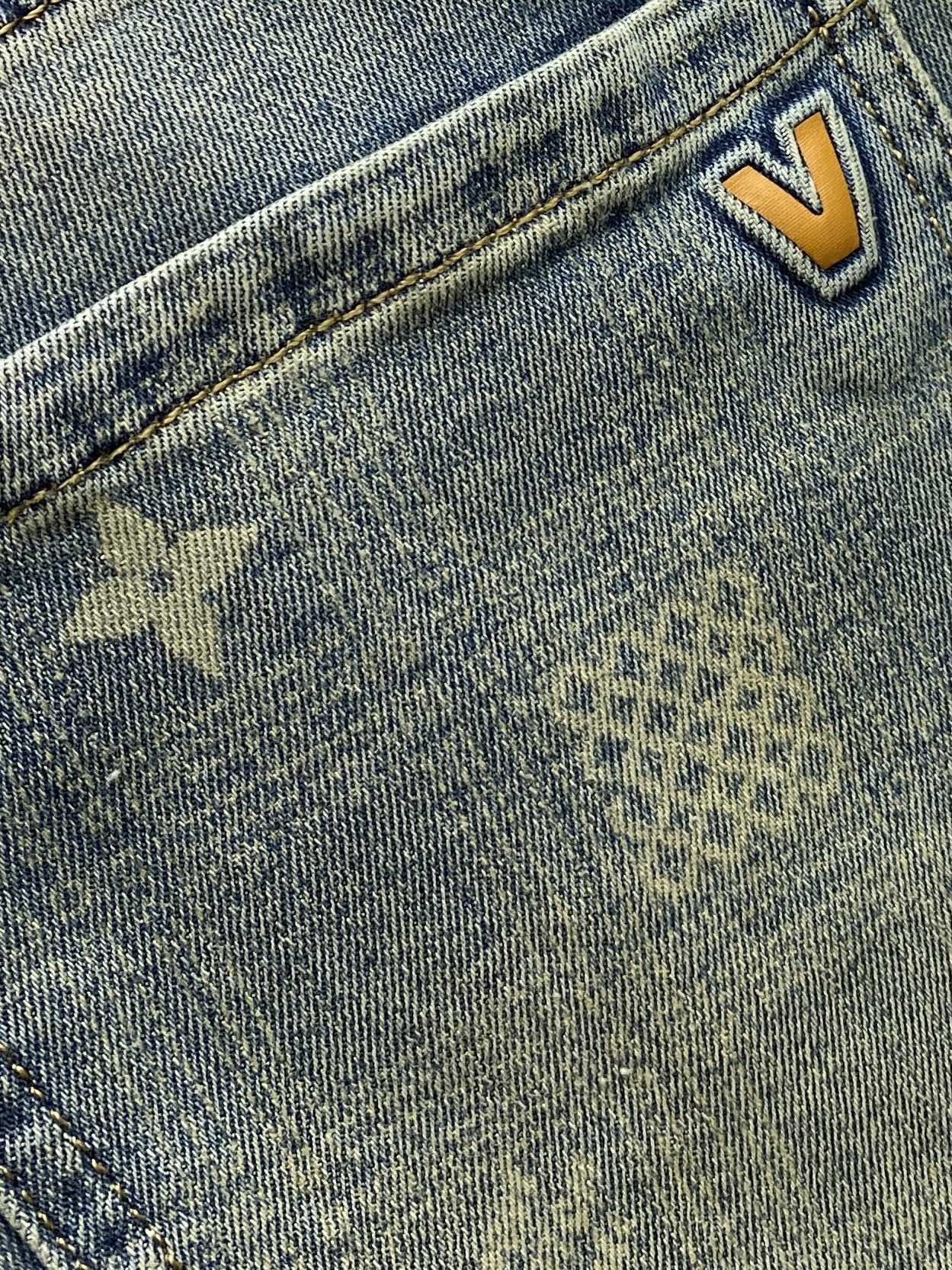 LV STRAIGHT LEG JEANS 239597