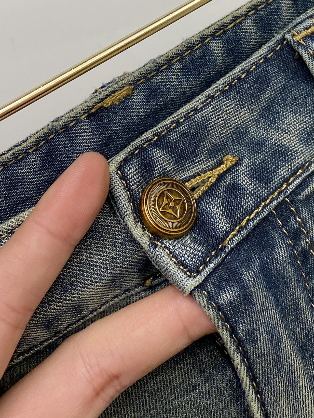 LV STRAIGHT LEG JEANS 239597