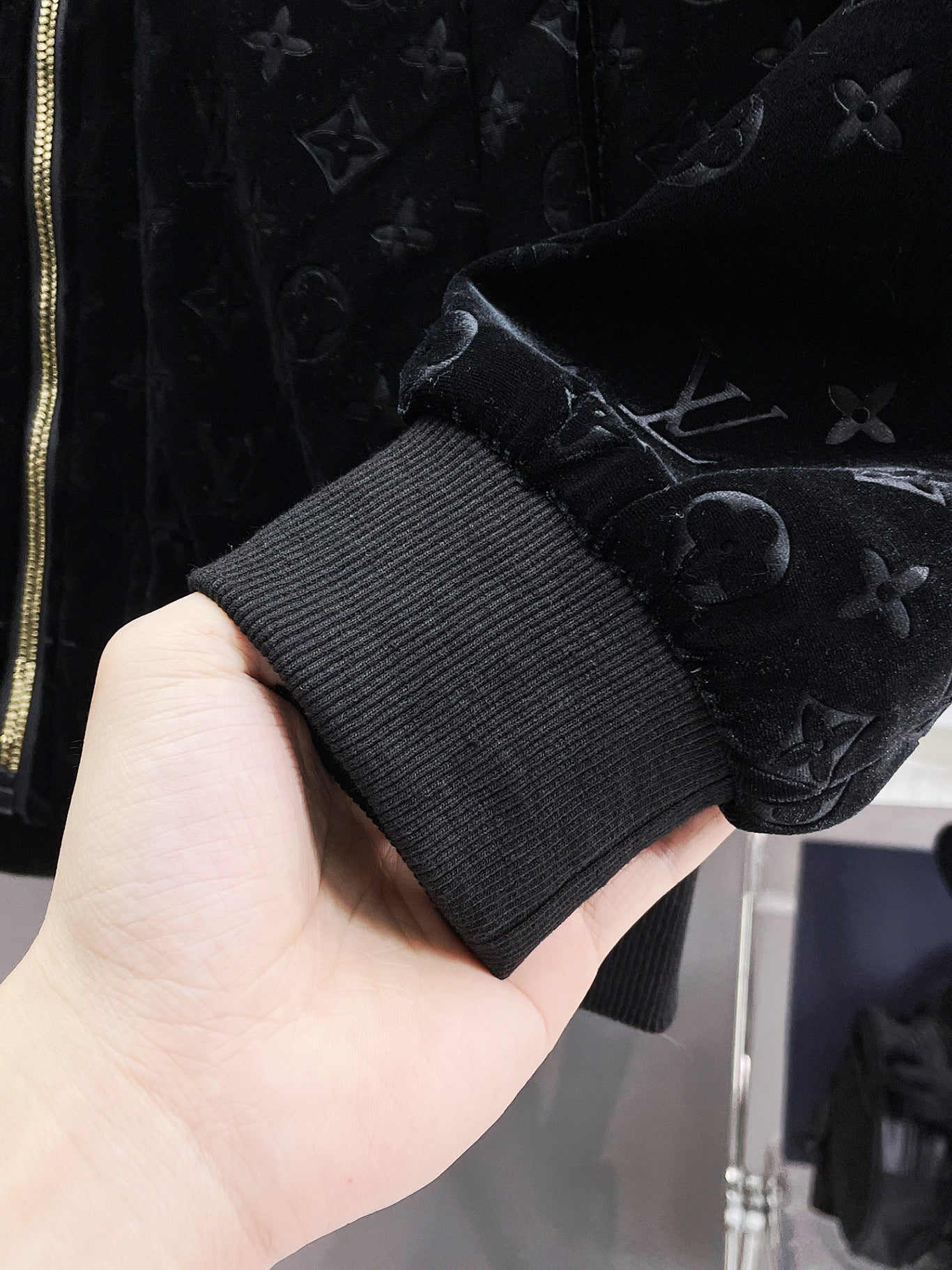 LV JACKET IN BLACK MONOGRAM VELVET 239034