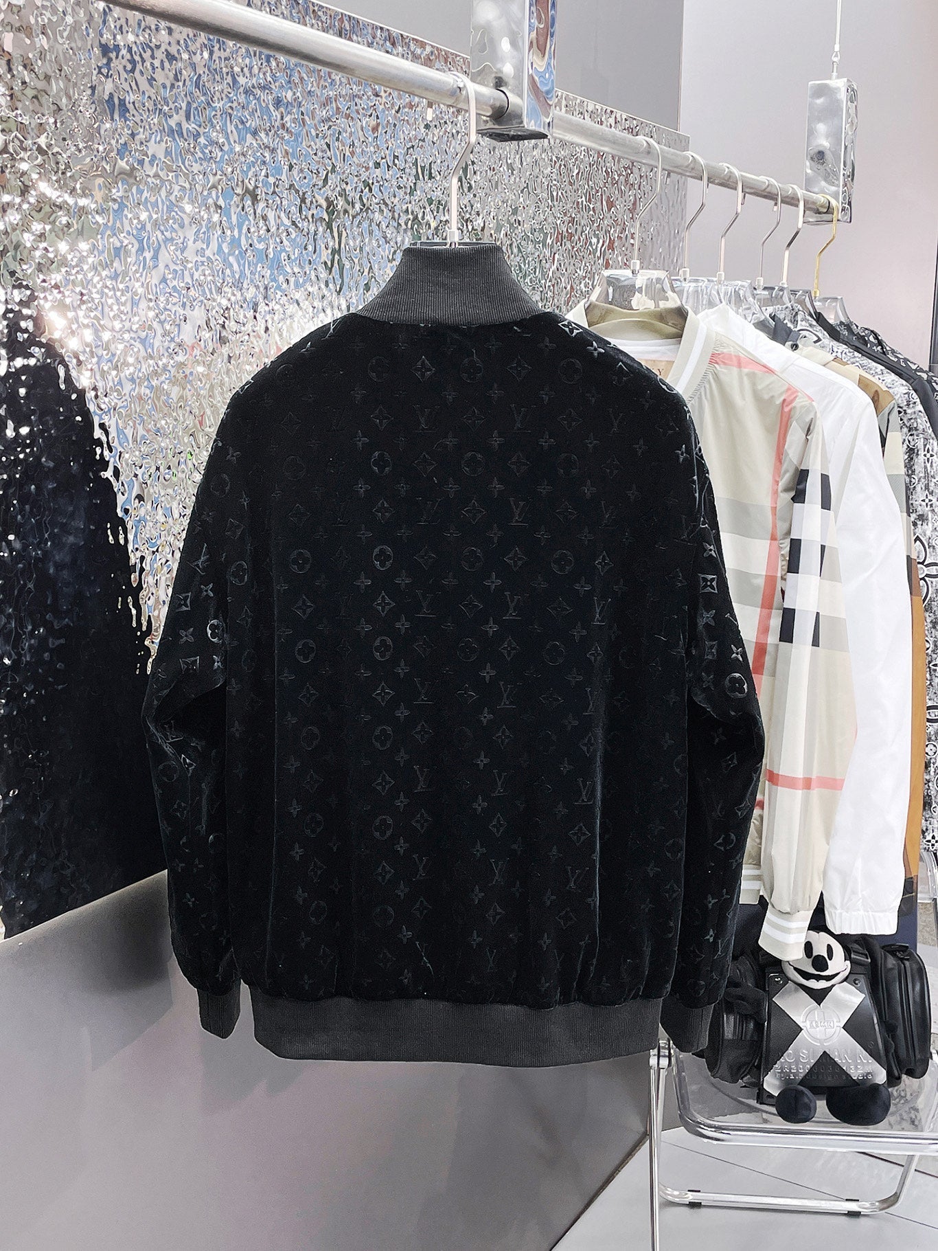 LV JACKET IN BLACK MONOGRAM VELVET 239034