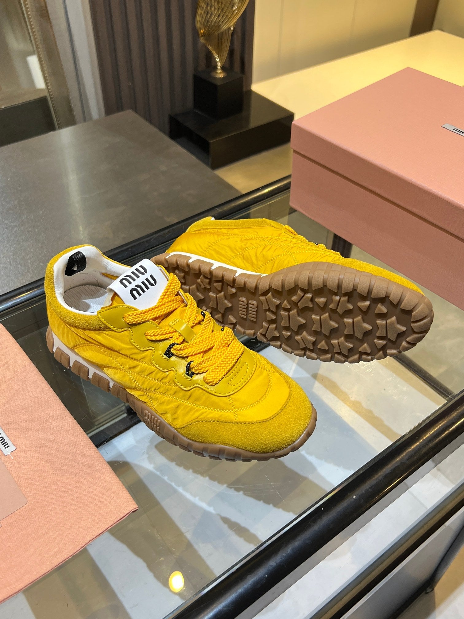 MIU 26ss Sneaker Yellow Fabric Suede 625651