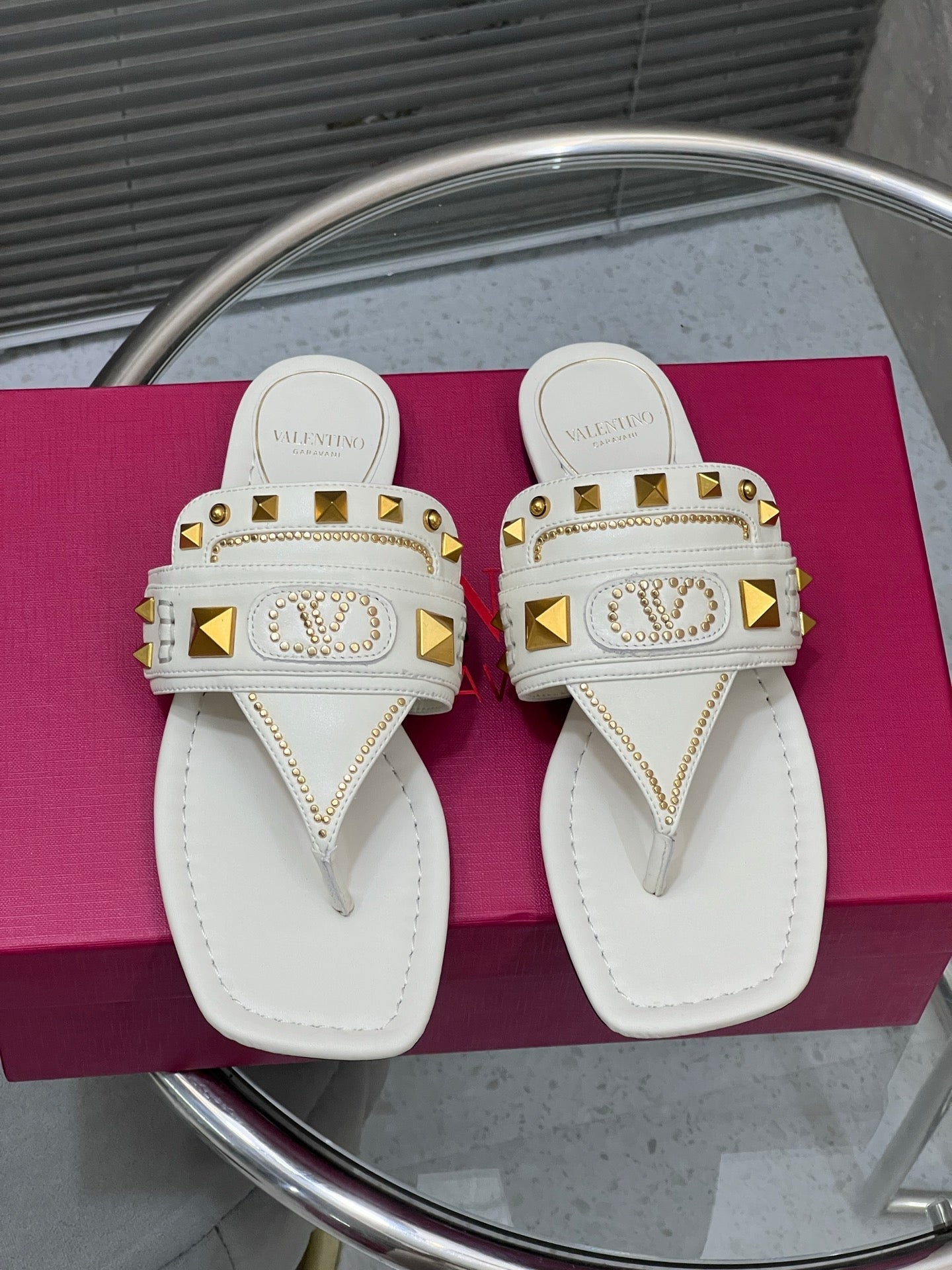 VT Rockstud Thong Sandals White Cowhide