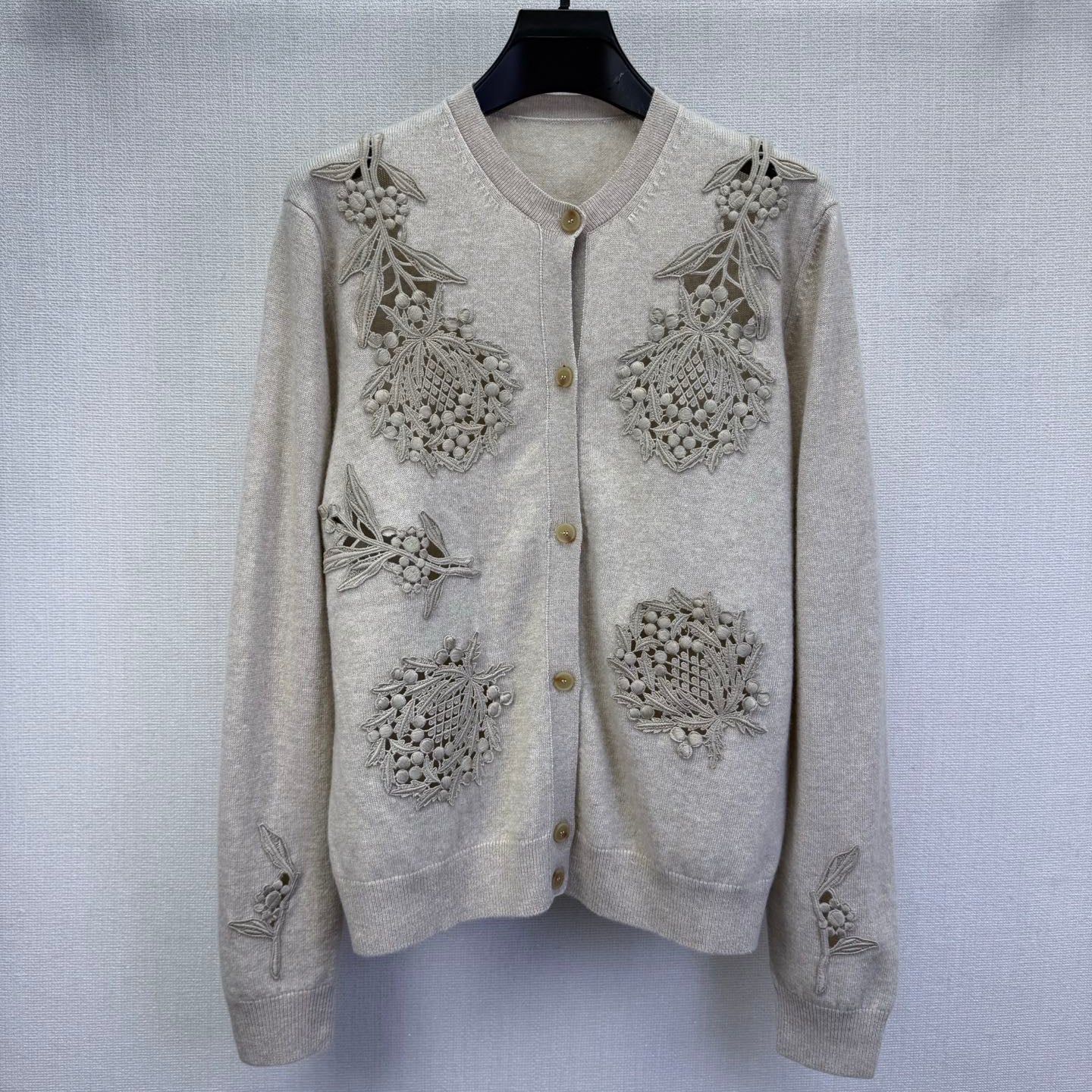 LP 25 Embroidered Floral Pattern Hollow Cardigan Gray Cashmere 315858