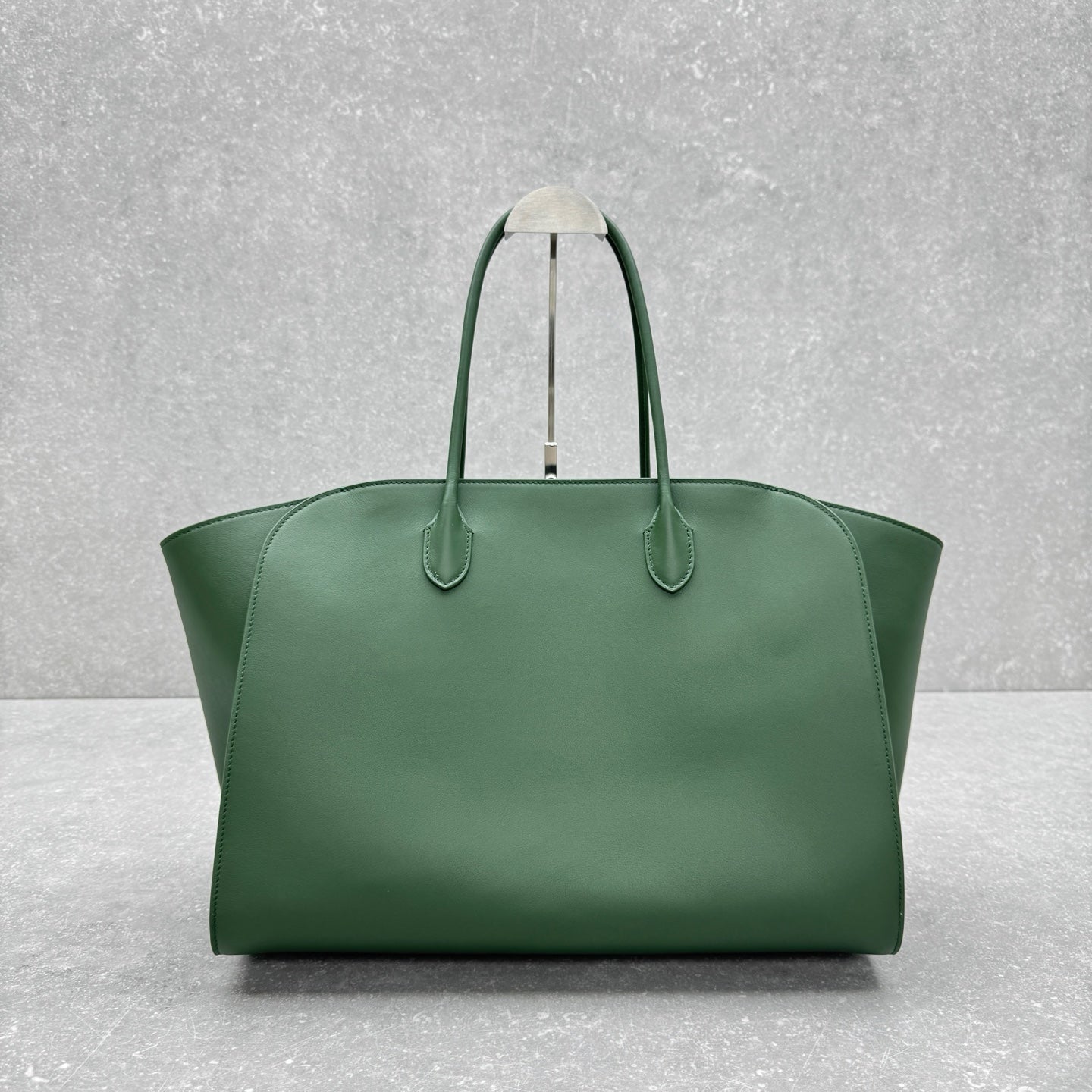 The Row 2025 Marlo 17 Bag 43cm Green Leather