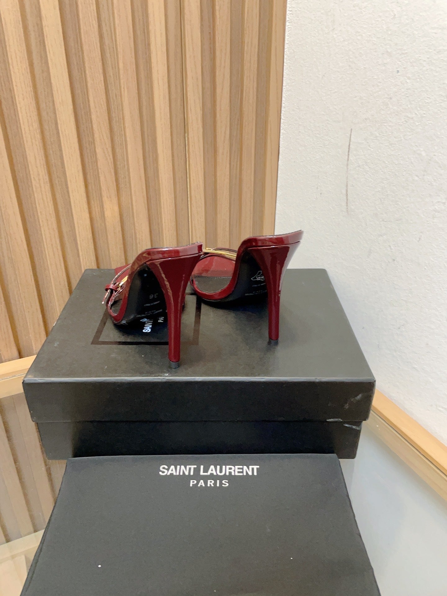 SL SQUARE TOED NUIT PUMPS RED CALFSKIN