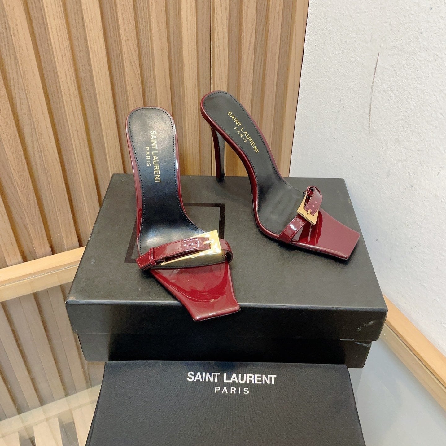 SL SQUARE TOED NUIT PUMPS RED CALFSKIN