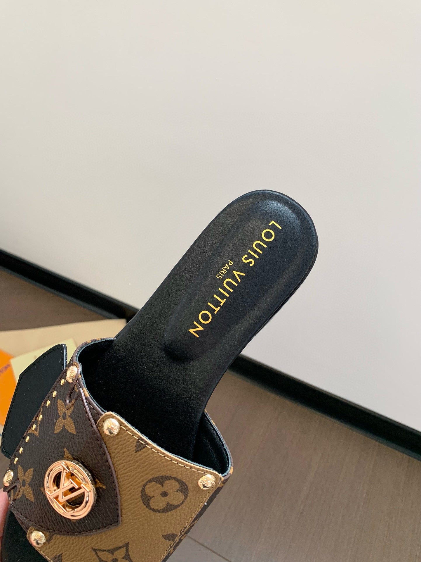 LV Mule plate LV Frame Marron Cacao Leather 218902