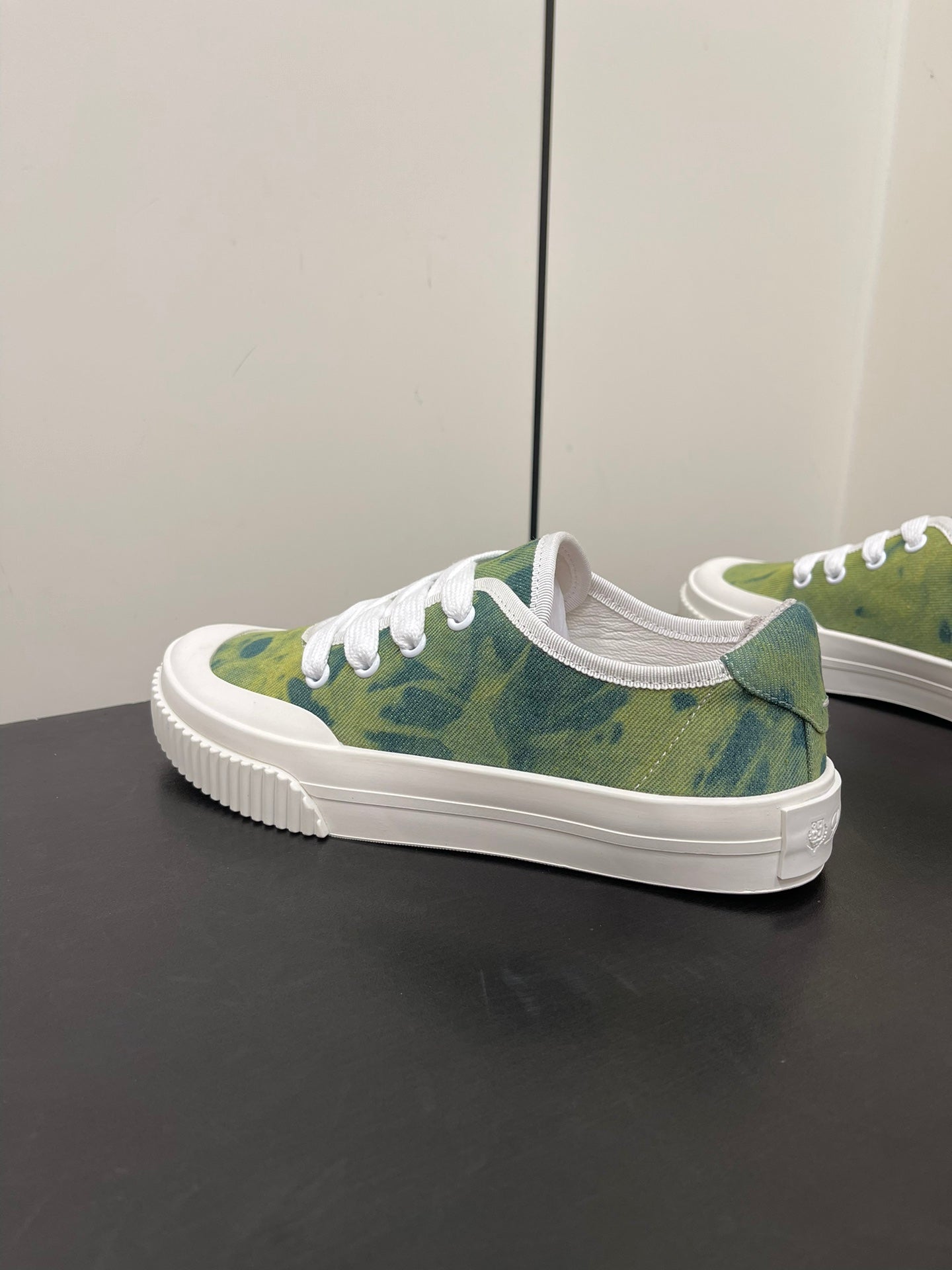 LP CLASSIC BISCUIT SNEAKER PEAR CALFSKIN