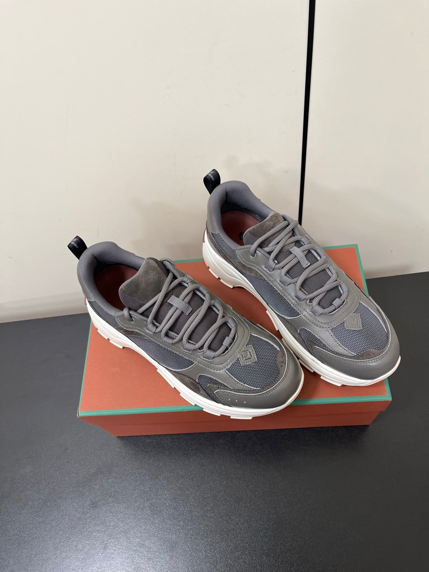 LP Cairn Walk Sneaker Spanish Gray Calfskin and Fabric 210922
