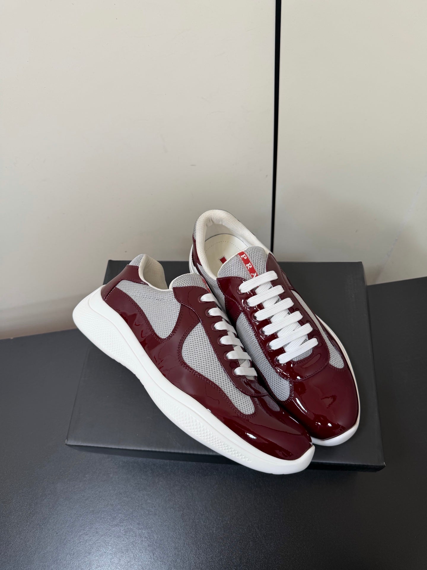 PRA 26S Casual Sneakers Burgundy Gray Patent Leather 618919