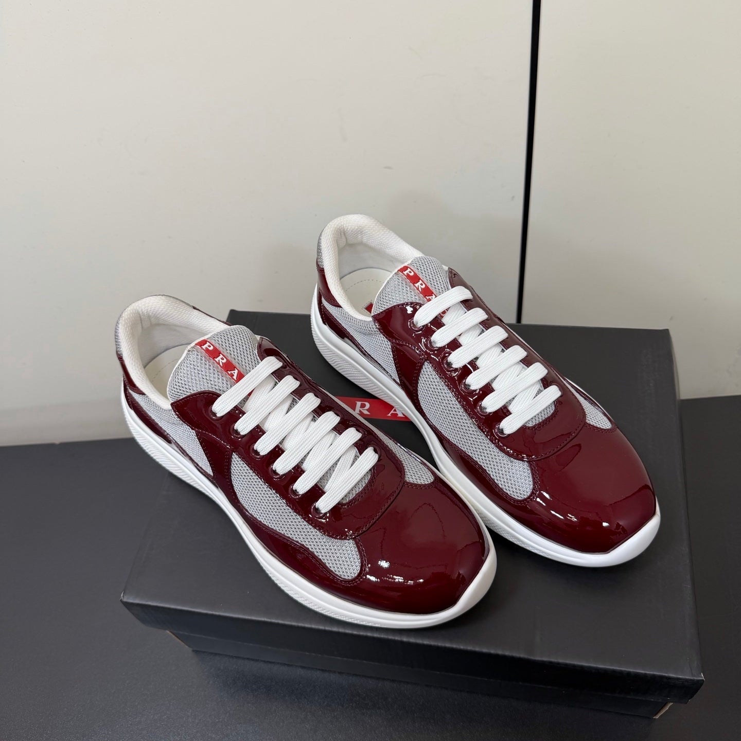 PRA 26S Casual Sneakers Burgundy Gray Patent Leather 618919