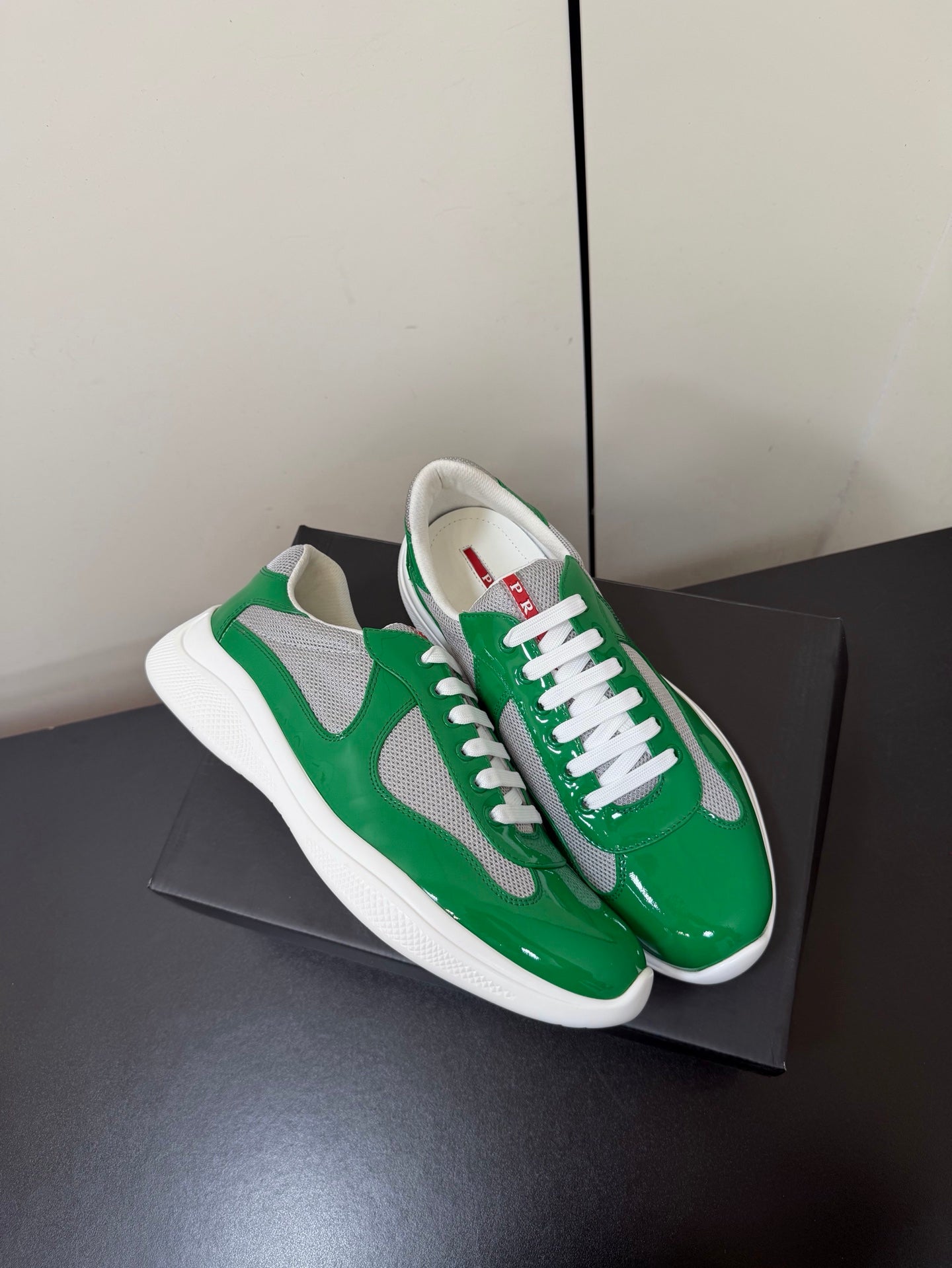 PRA 26S Casual Sneakers Green Gray Patent Leather 618922