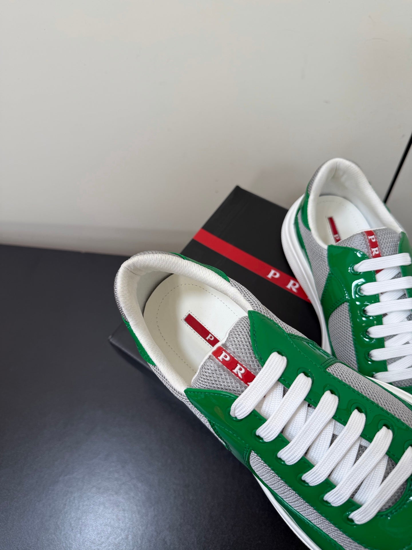 PRA 26S Casual Sneakers Green Gray Patent Leather 618922