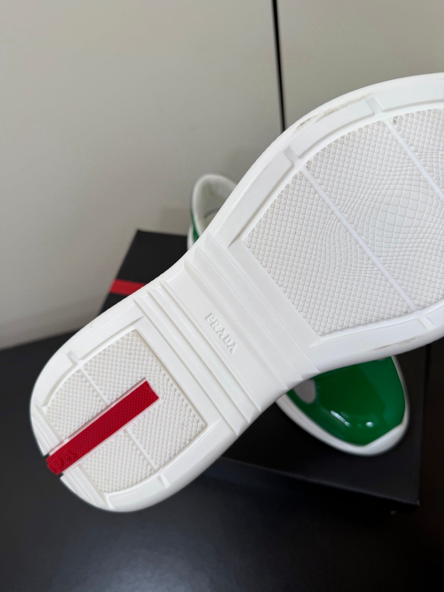 PRA 26S Casual Sneakers Green Gray Patent Leather 618922