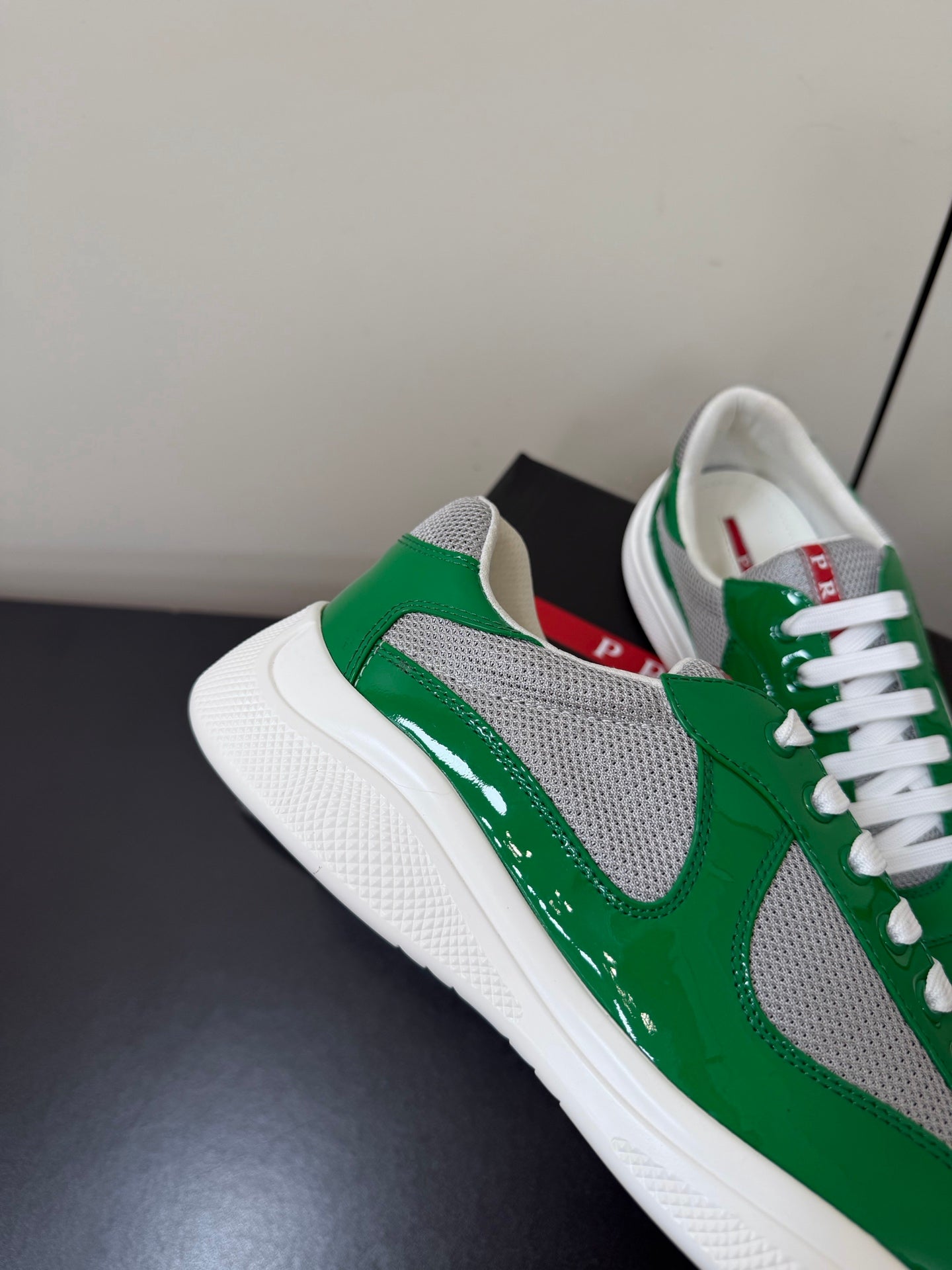 PRA 26S Casual Sneakers Green Gray Patent Leather 618922