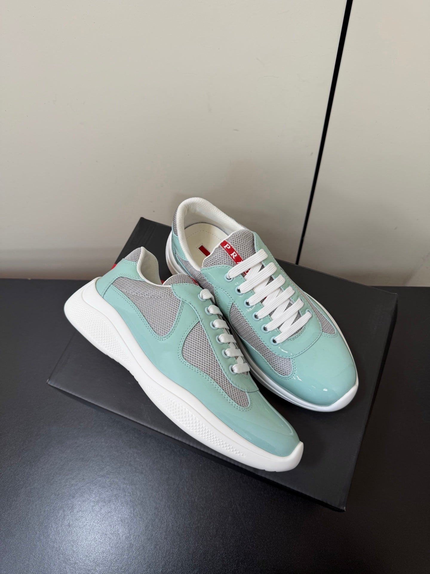 PRA 26S Casual Sneakers Mint Green Patent Leather 618923