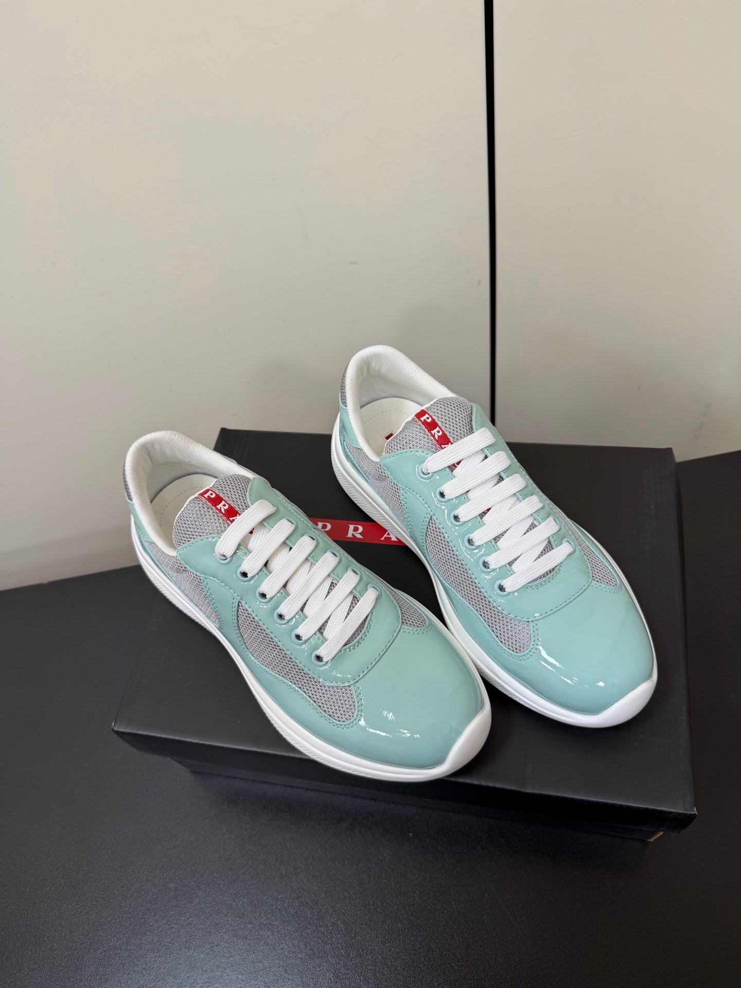 PRA 26S Casual Sneakers Mint Green Patent Leather 618923