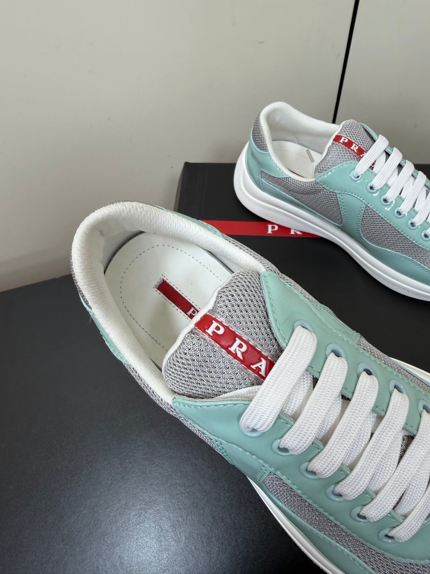 PRA 26S Casual Sneakers Mint Green Patent Leather 618923