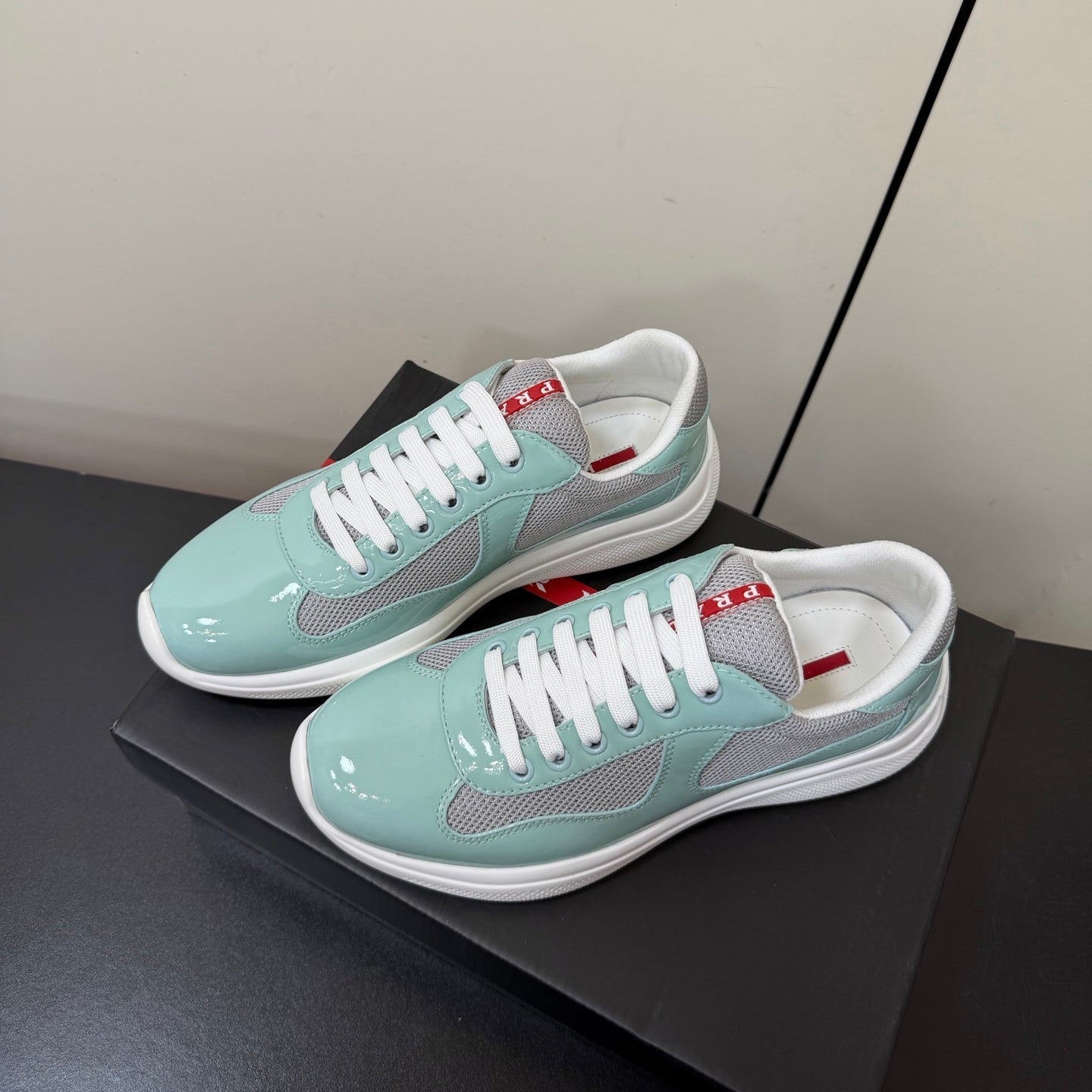 PRA 26S Casual Sneakers Mint Green Patent Leather 618923
