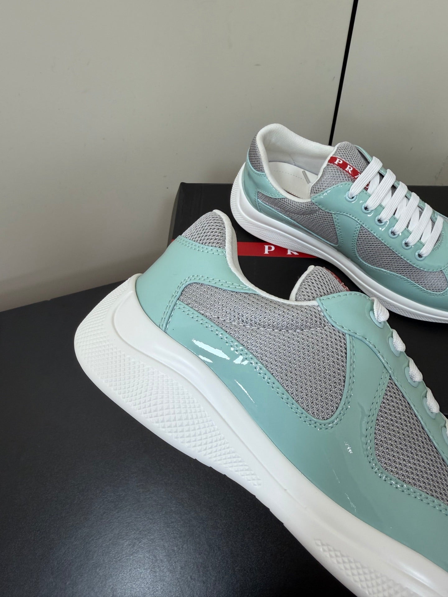 PRA 26S Casual Sneakers Mint Green Patent Leather 618923