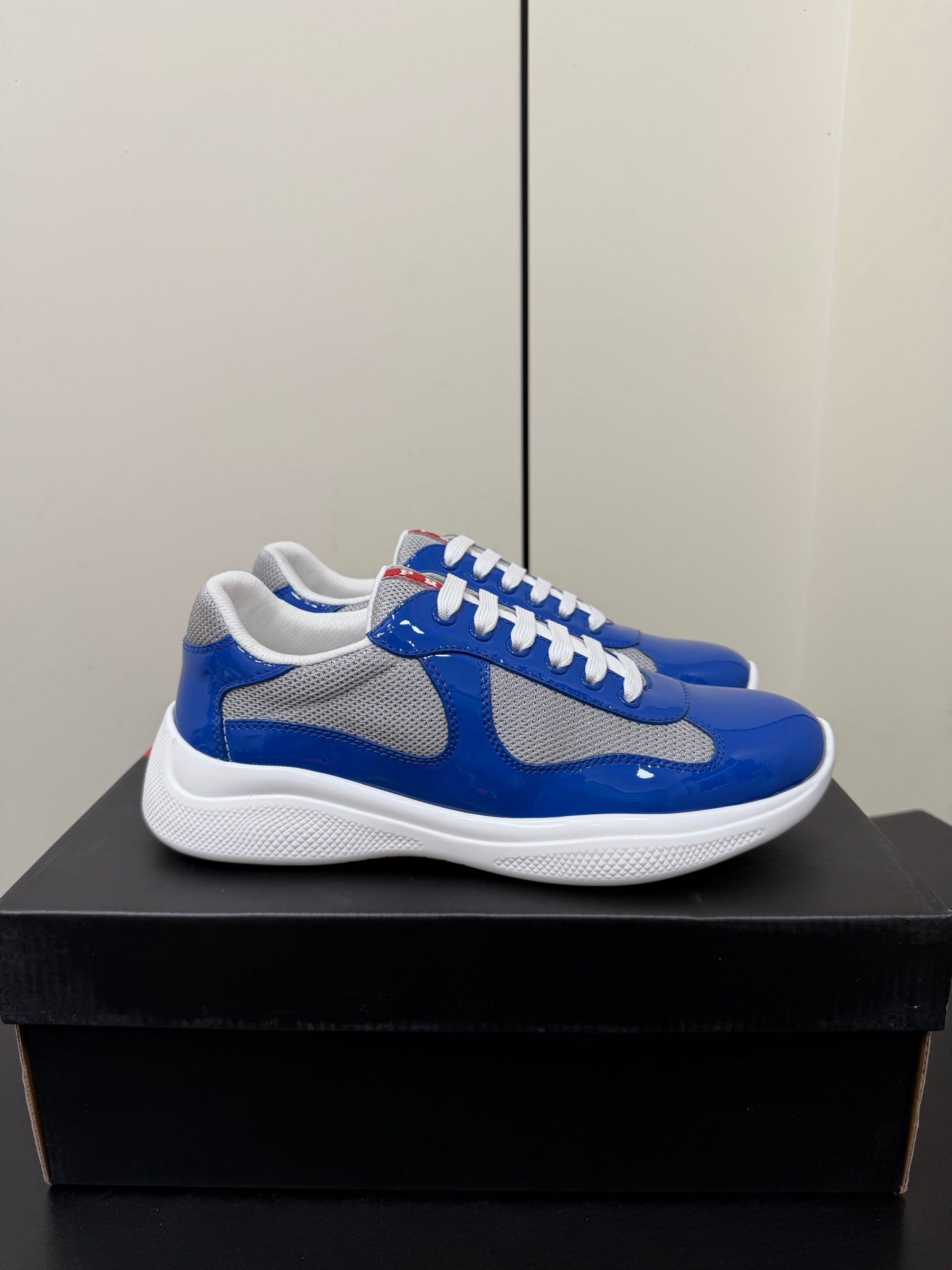 PRA 26S Casual Sneakers Blue White Patent Leather 618924