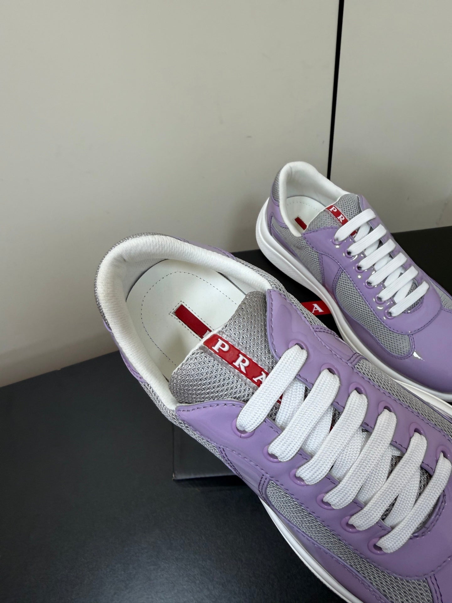 PRA 26S Casual Sneakers Light Purple Patent Leather 618925
