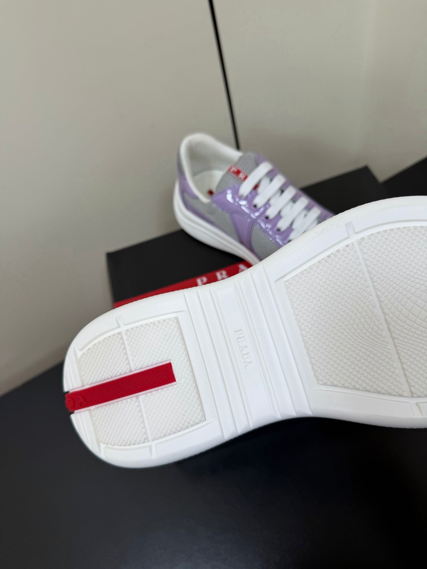 PRA 26S Casual Sneakers Light Purple Patent Leather 618925