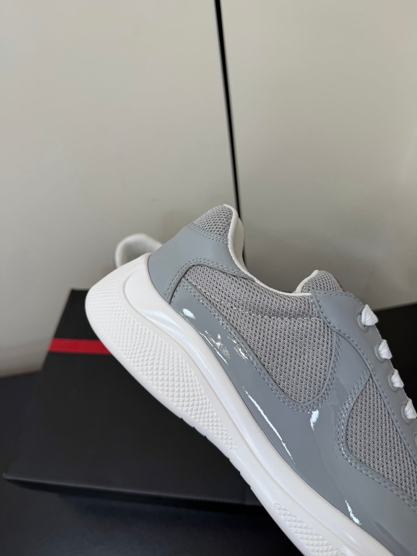 PRA 26S Casual Sneakers Light Gray Patent Leather 618927