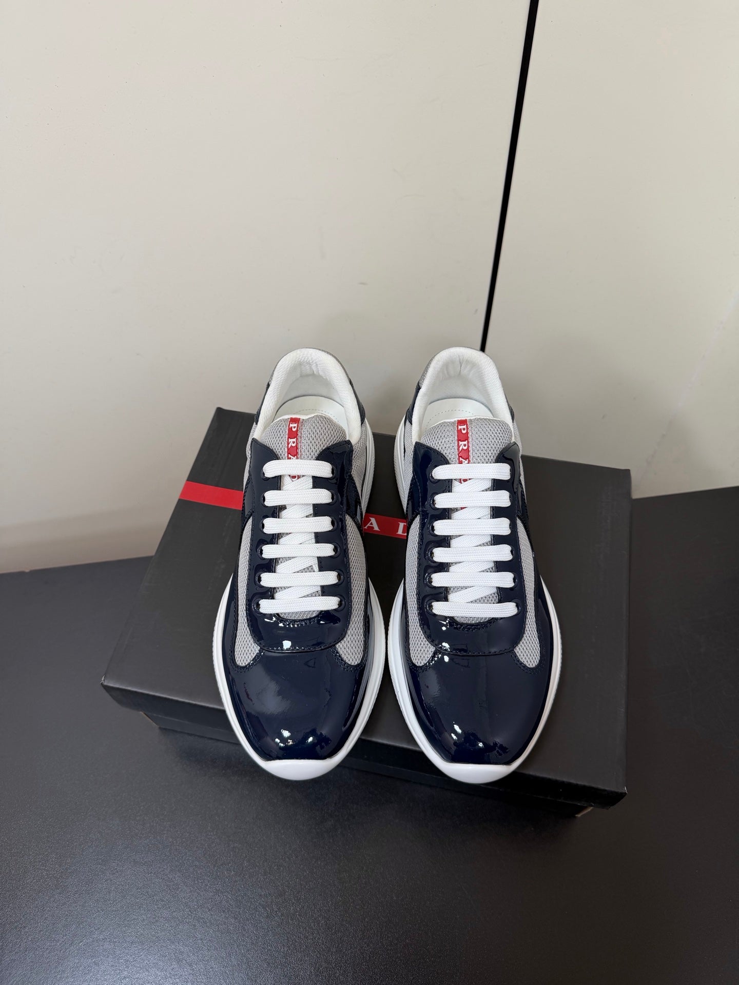PRA 26S Casual Sneakers Gray Dark Blue Patent Leather 618929