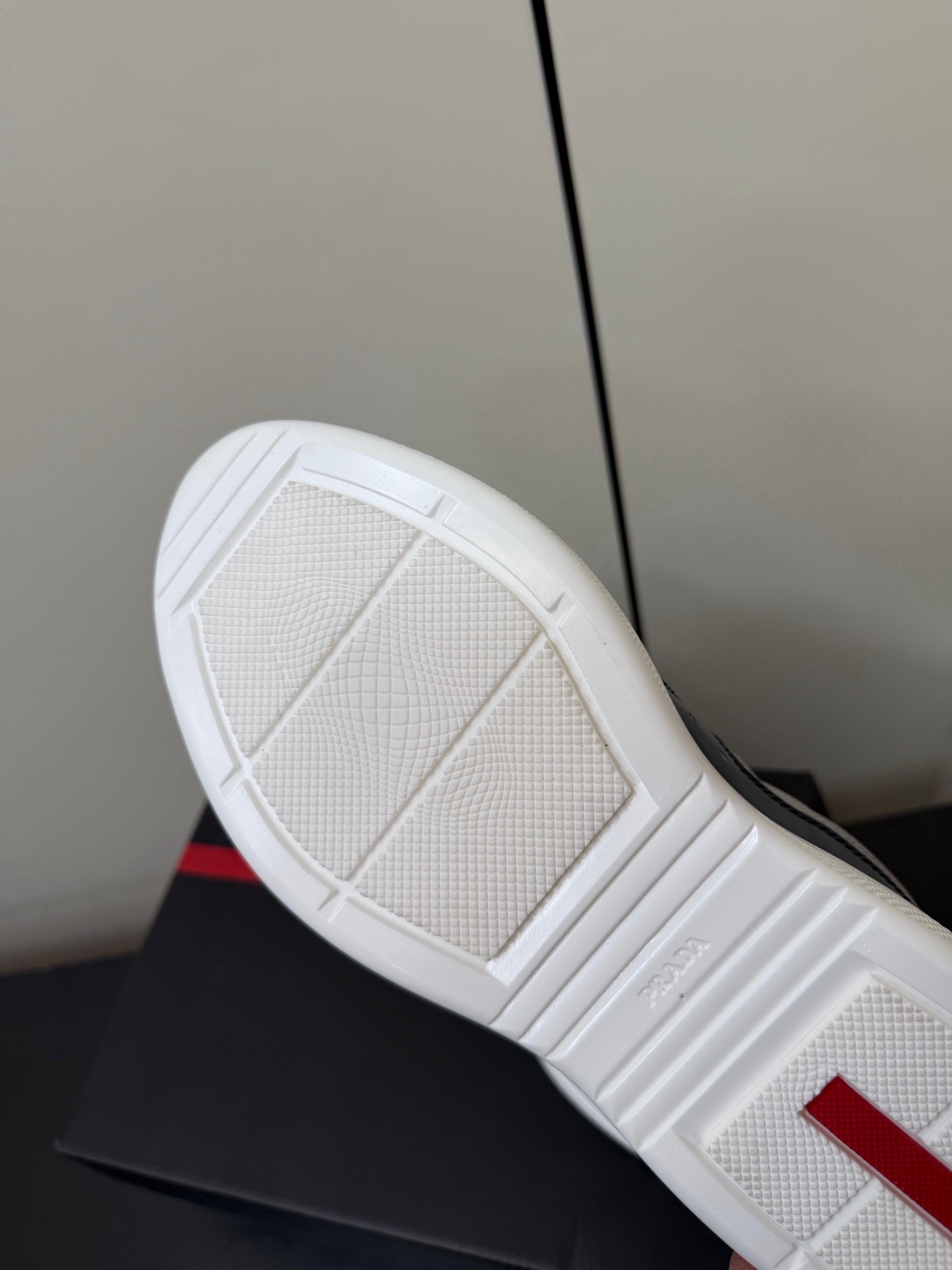 PRA 26S Casual Sneakers Gray Dark Blue Patent Leather 618929