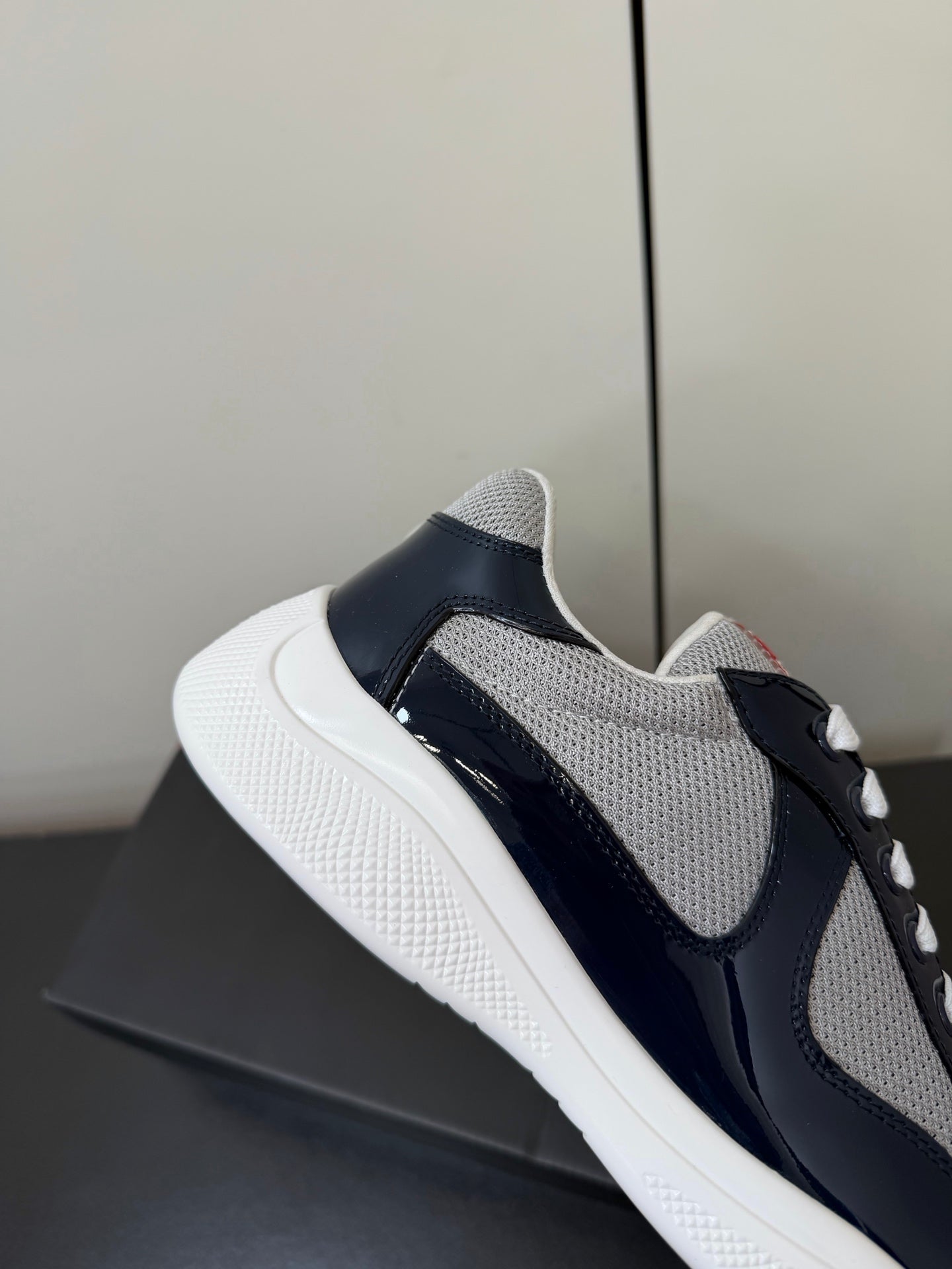 PRA 26S Casual Sneakers Gray Dark Blue Patent Leather 618929