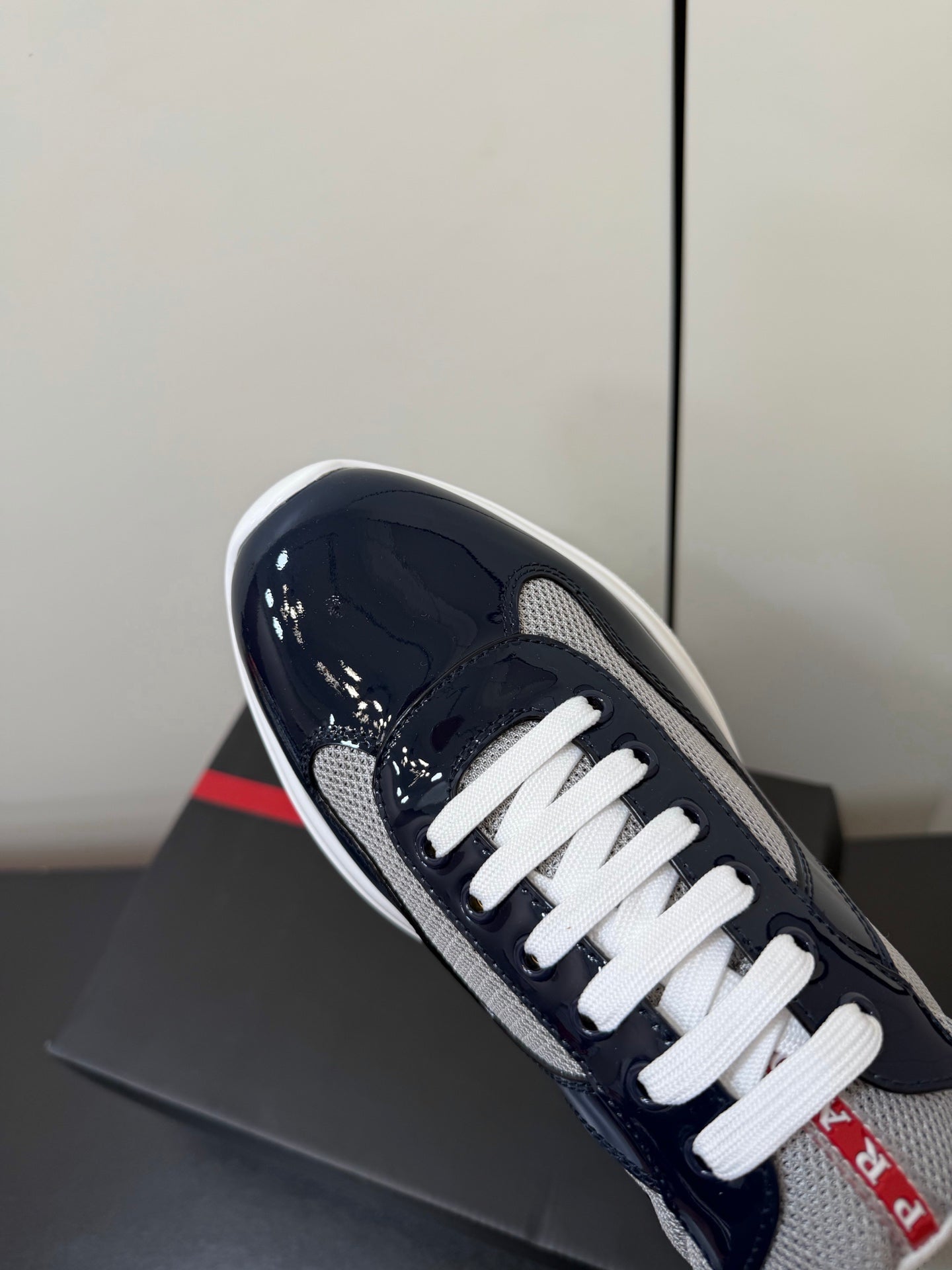 PRA 26S Casual Sneakers Gray Dark Blue Patent Leather 618929