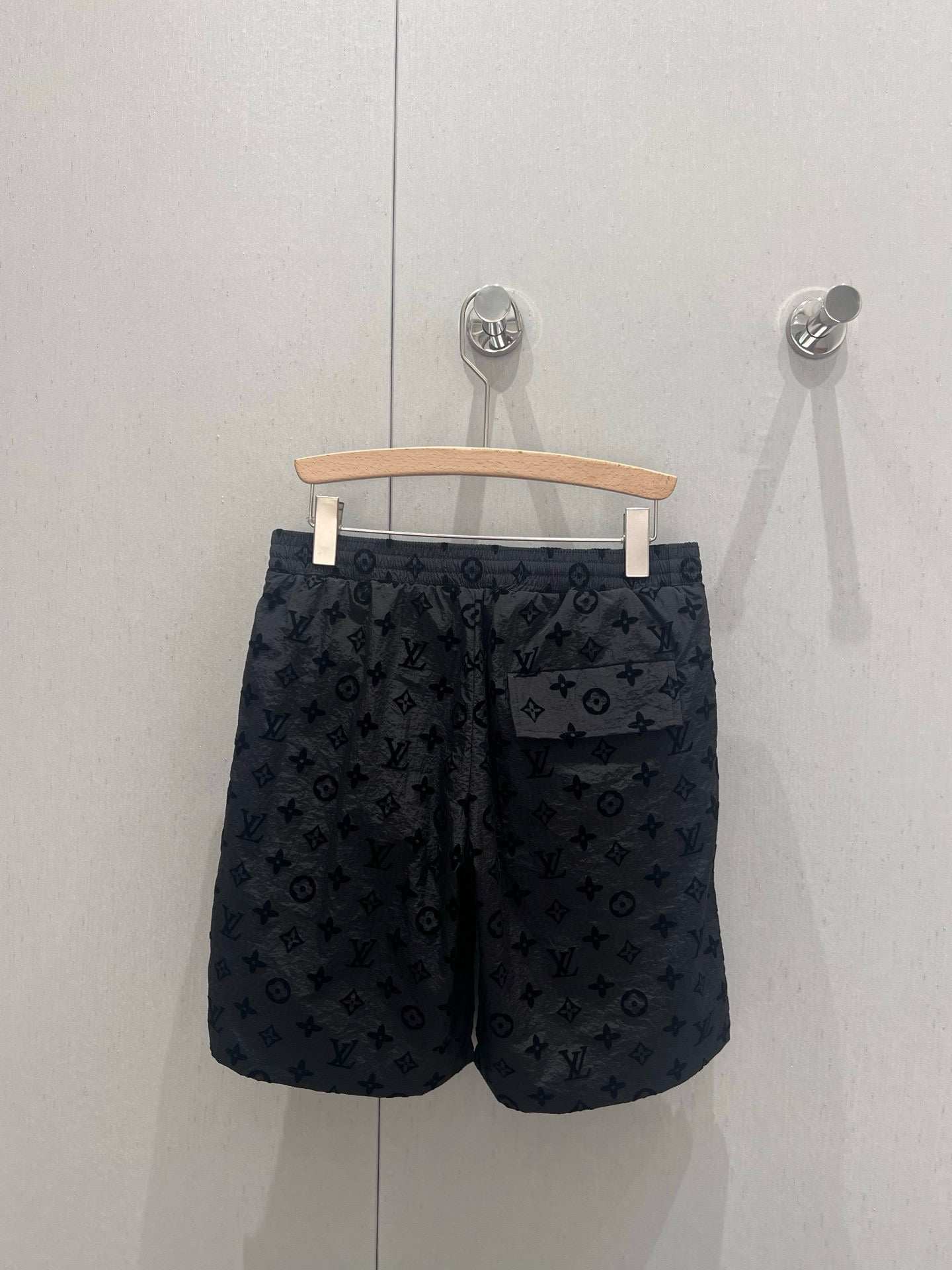 LV 25 Set Short Black Silk 214990