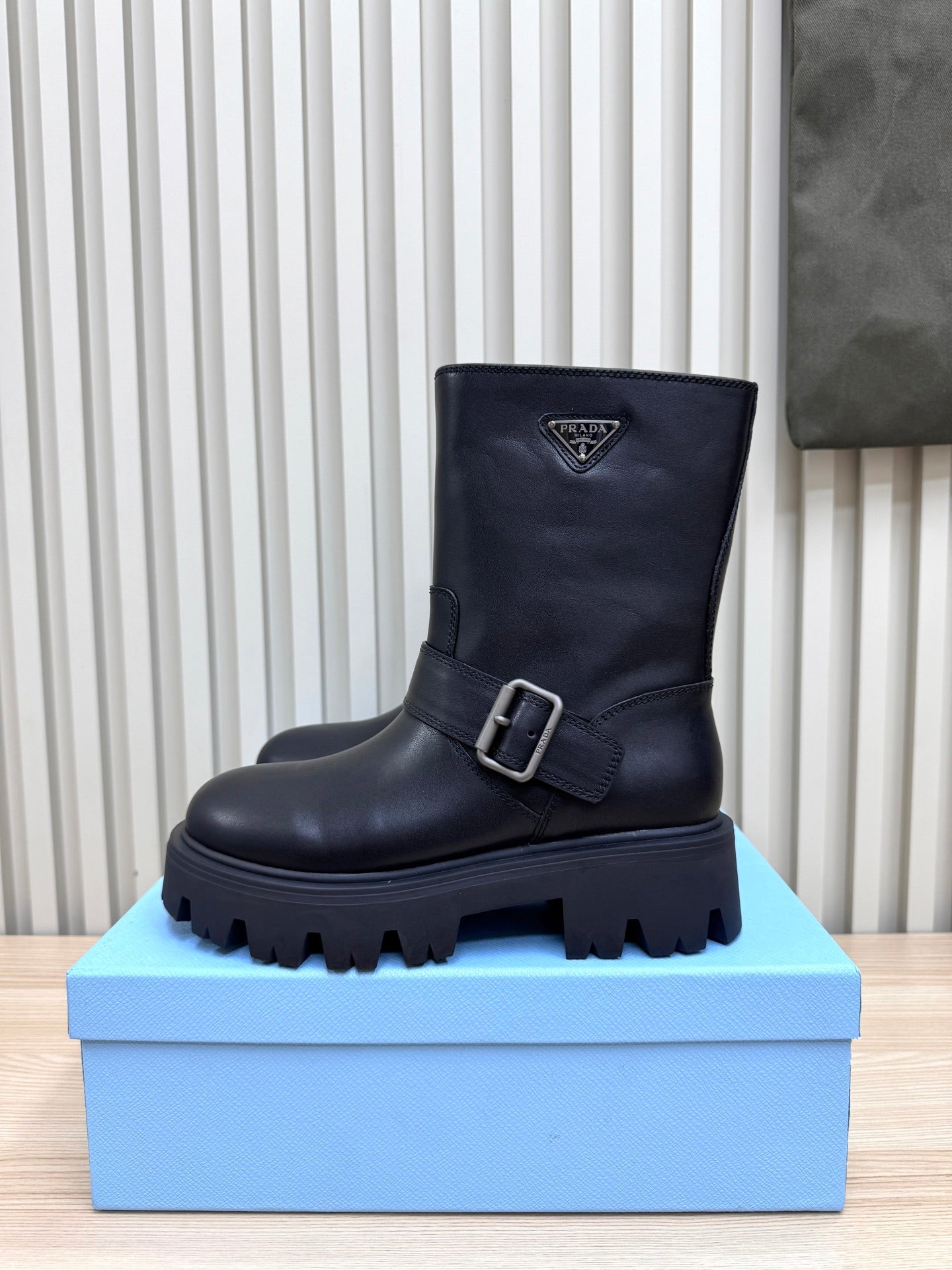 PRA Martin boots black sheepskin 443644