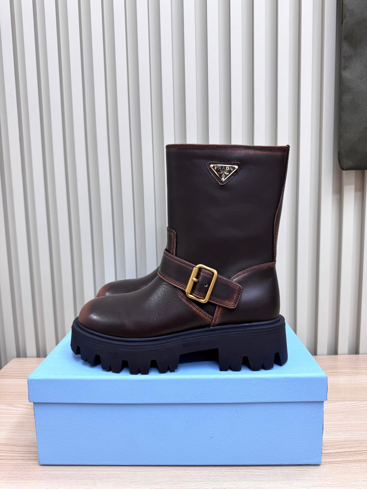 PRA Martin boots dark chocolate brown sheepskin 443645