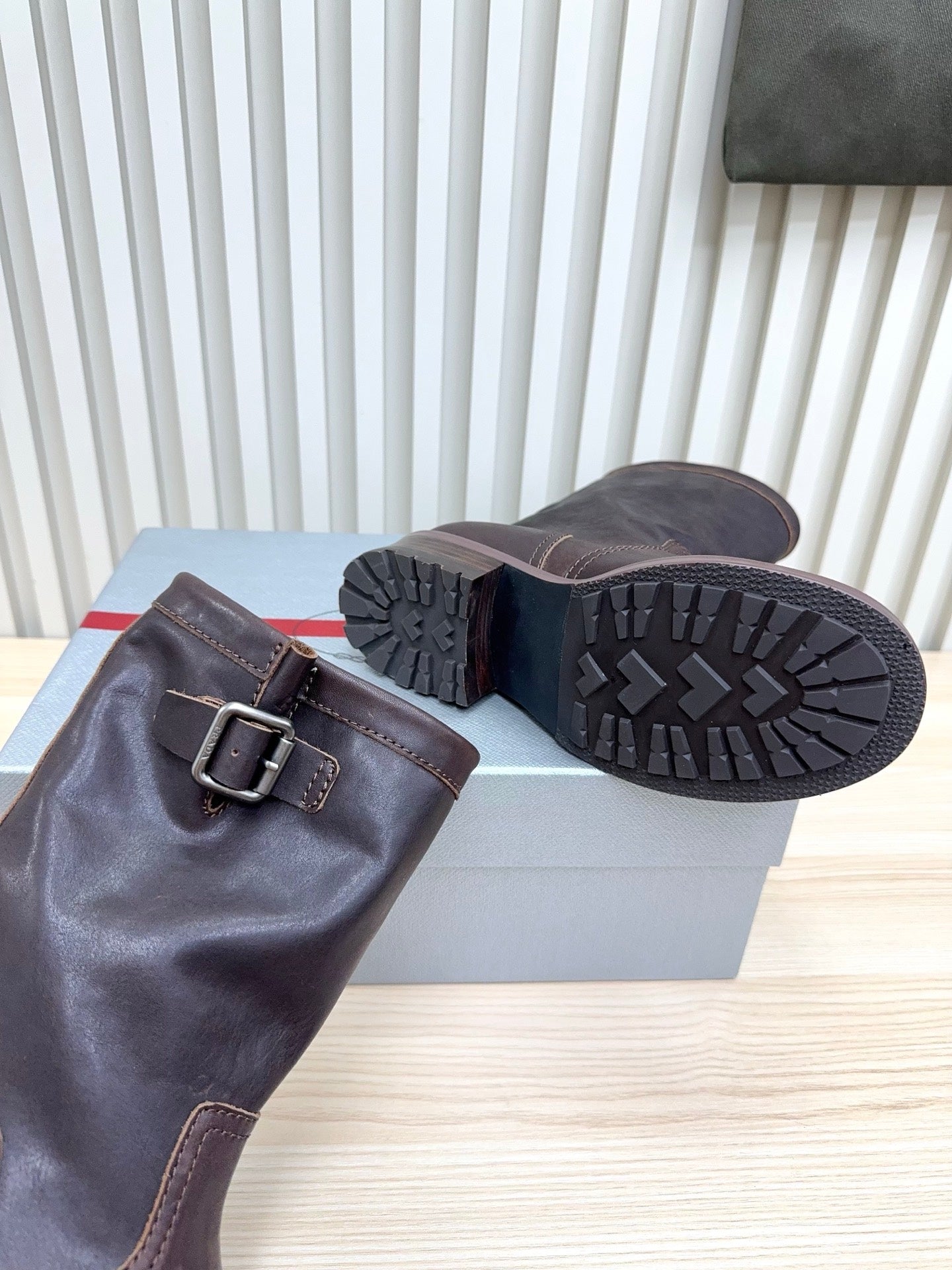 PRA Latest knight boots dark chocolate brown sheepskin