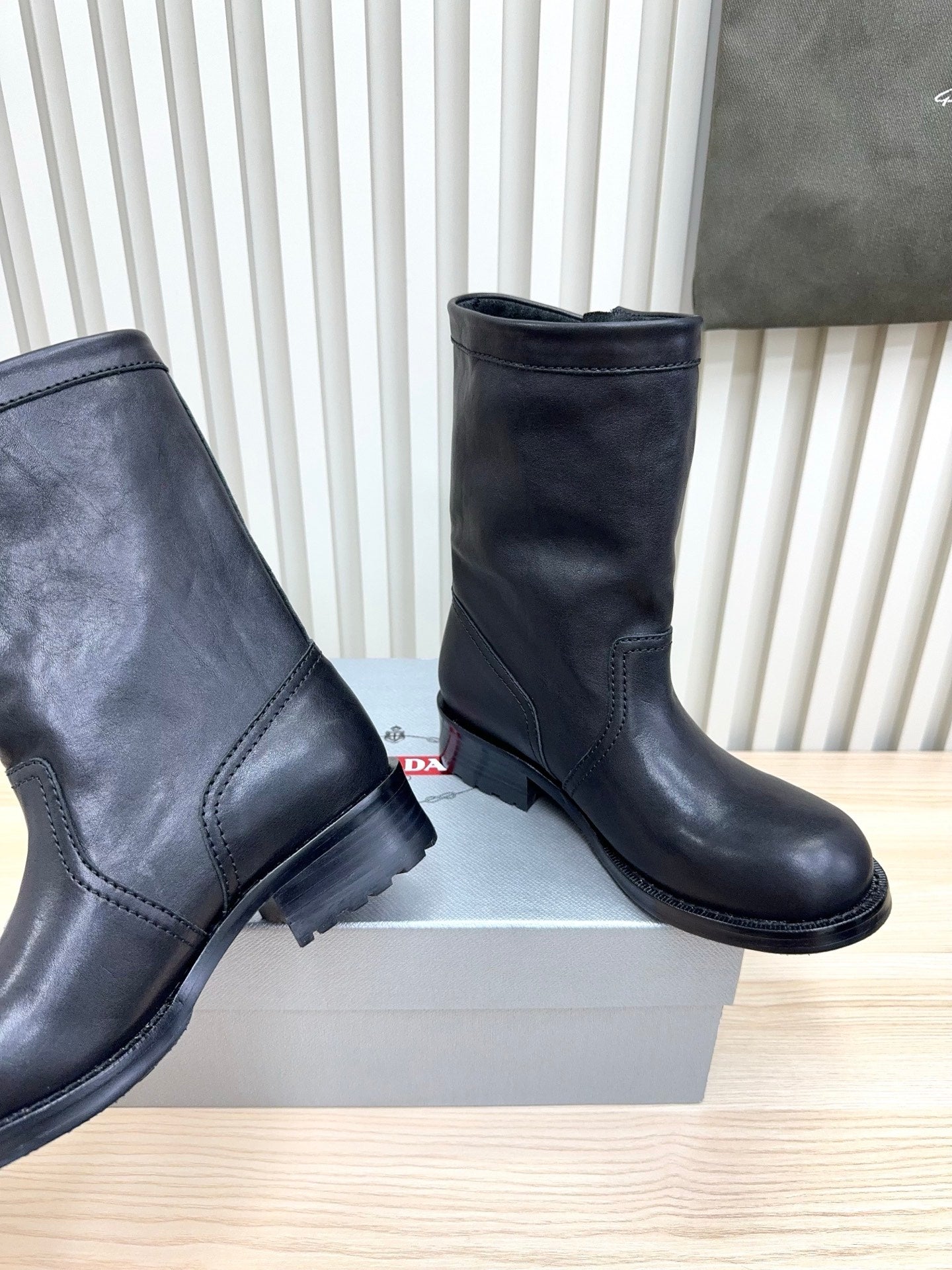 PRA Latest knight boots black sheepskin 443674