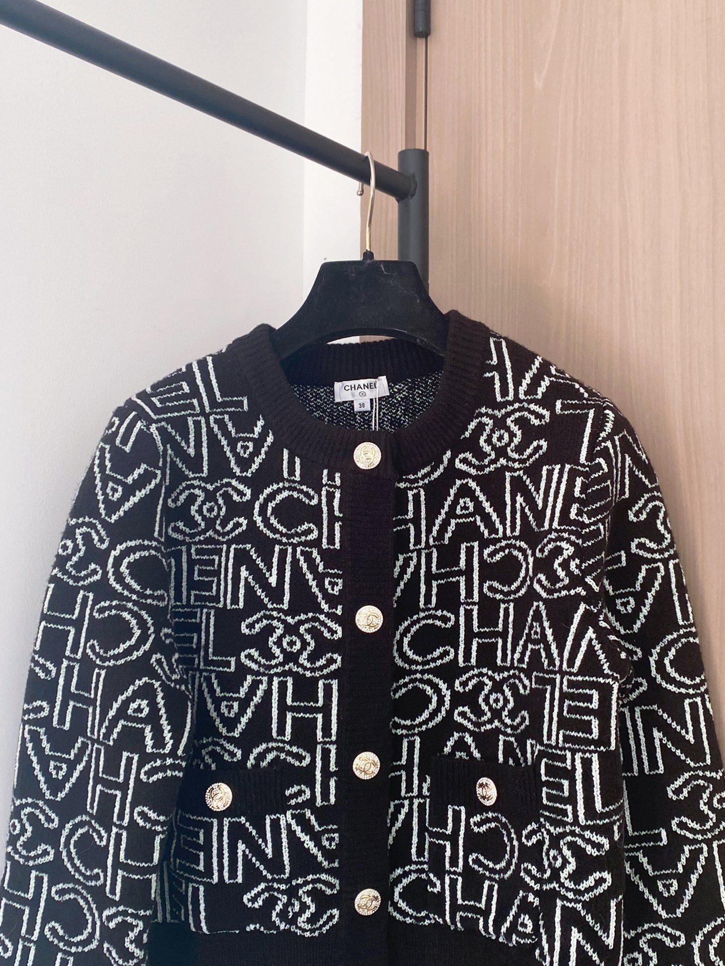 Chanel 2025 Cardigan Brown mix White Cashmere 88260